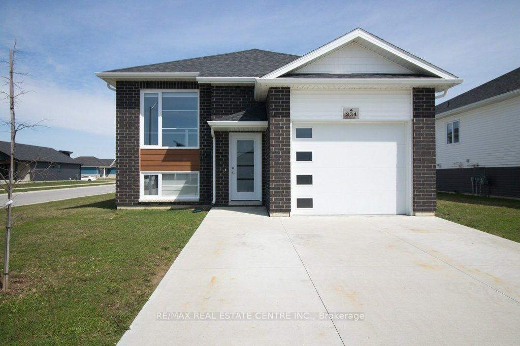 Photo 1 of 234 Manning Drive, Chatham-Kent, Chatham — HOMEH