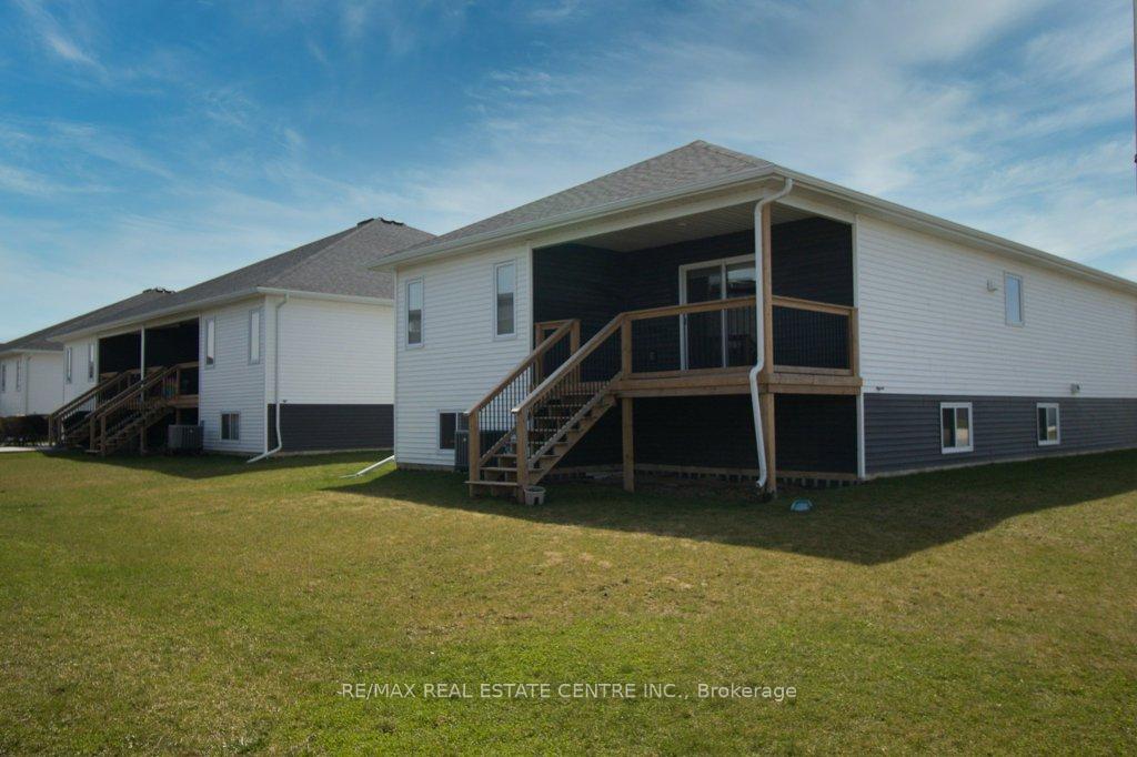 Photo 3 of 234 Manning Drive, Chatham-Kent, Chatham — HOMEH