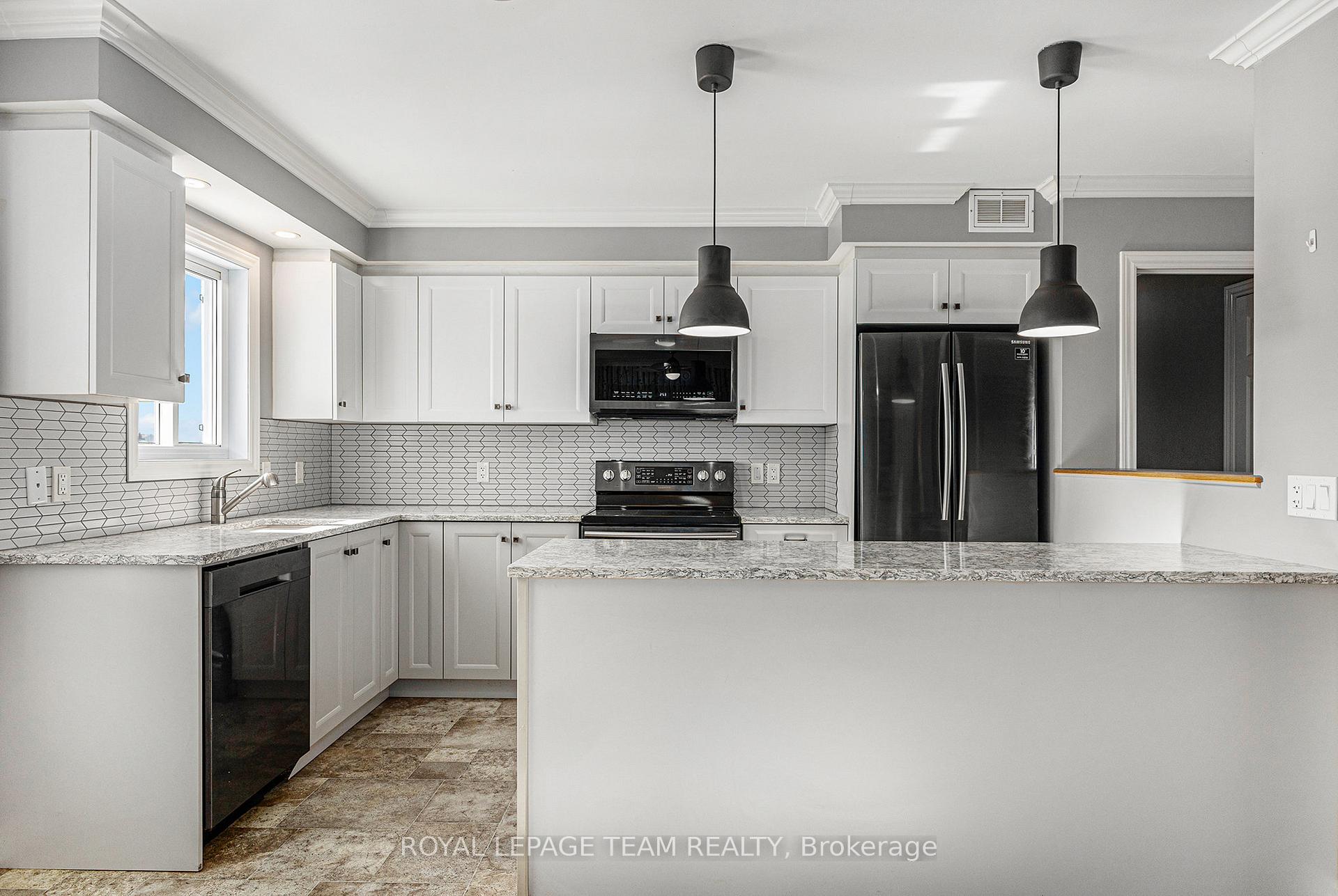 Photo 10 of 2833 Dunrobin Road, Ottawa, Dunrobin — HOMEH