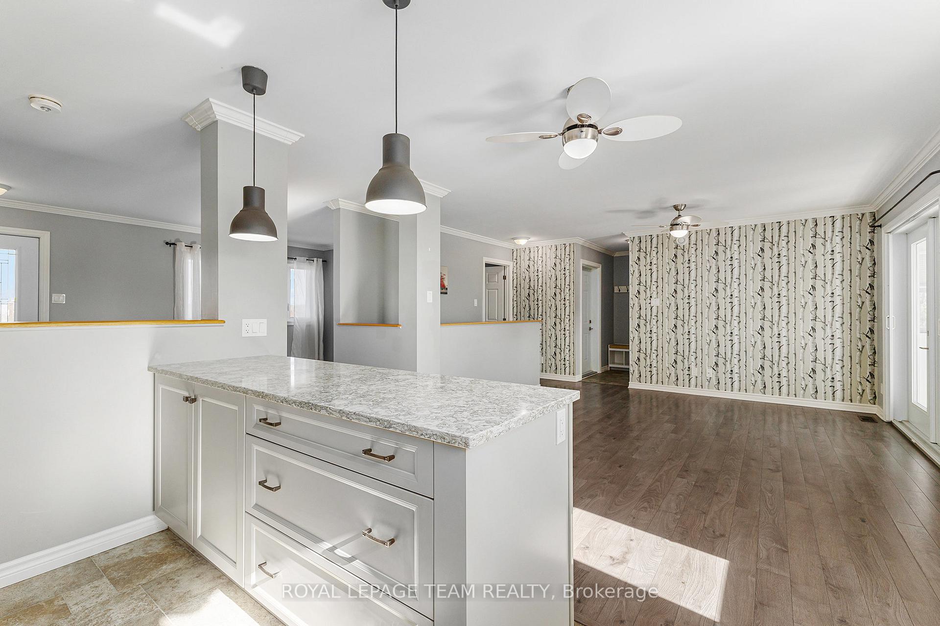 Photo 12 of 2833 Dunrobin Road, Ottawa, Dunrobin — HOMEH