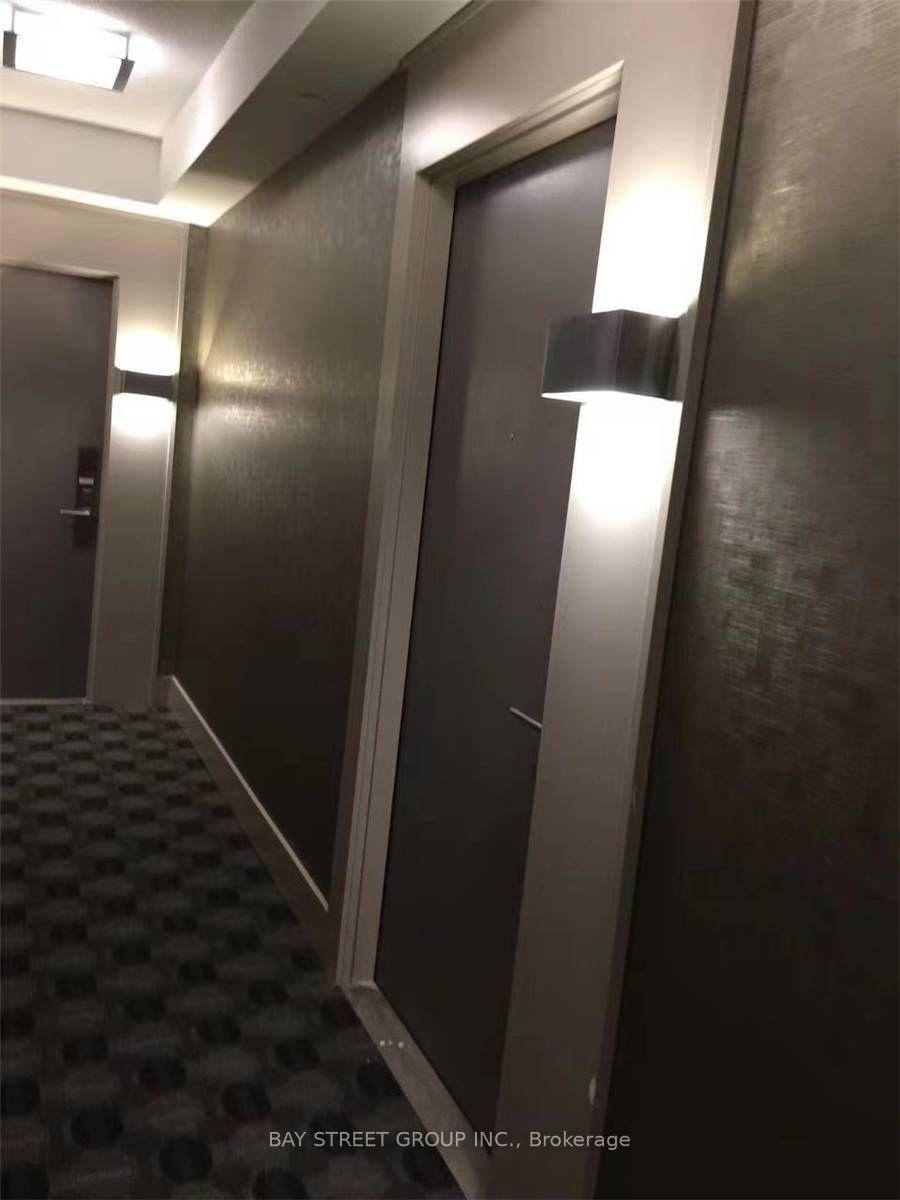 Photo 7 of Unit 2210, 7165 Yonge Street, Markham, Thornhill — HOMEH