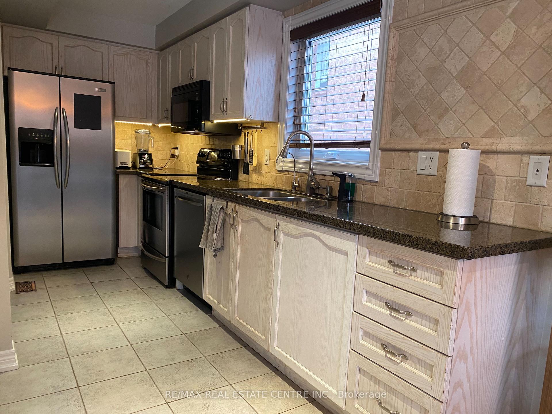 Photo 7 of 76 Hanton Crescent, Caledon, Bolton East — HOMEH