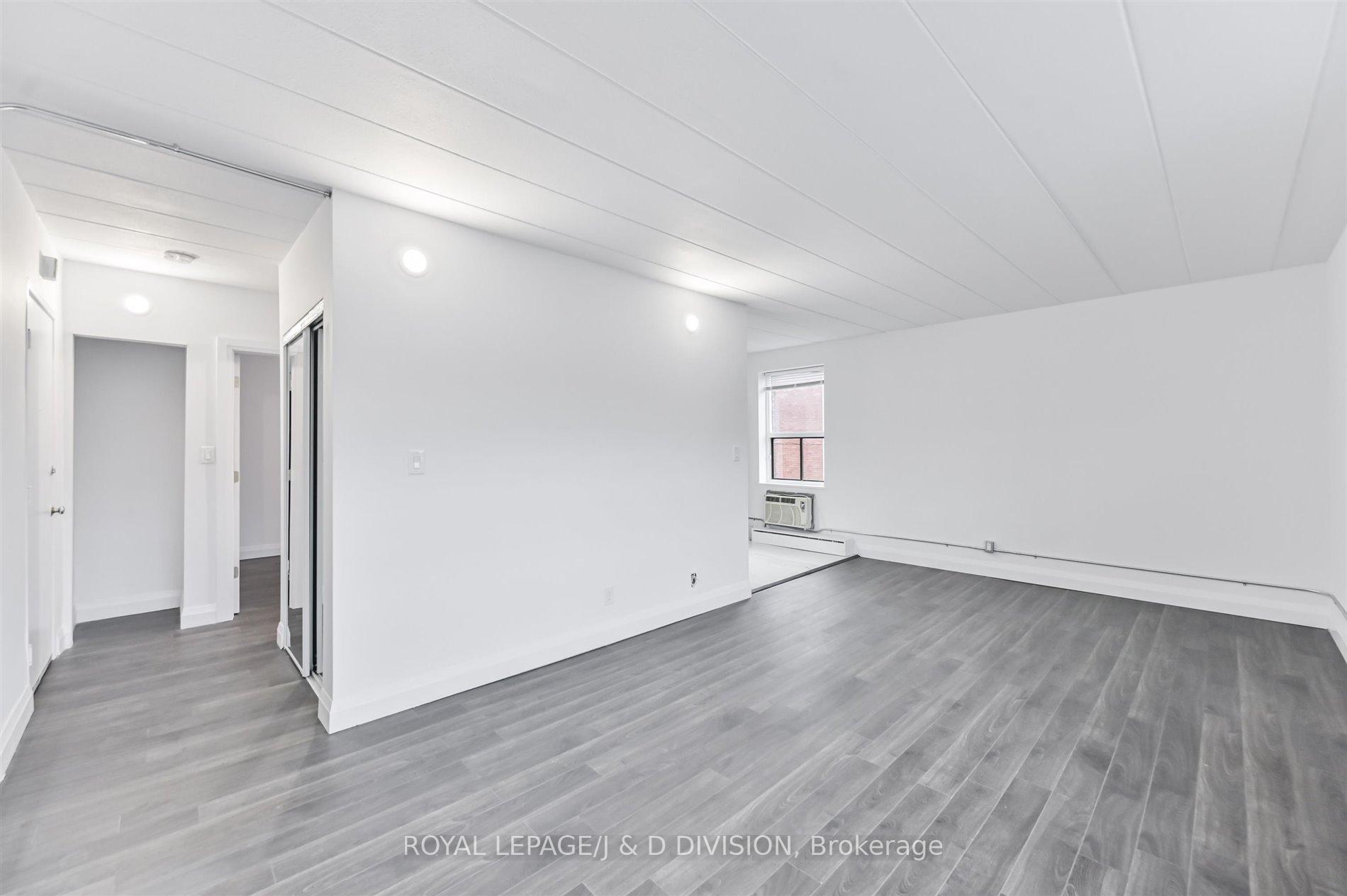 Photo 3 of Unit 301, 325 Sammon Avenue, Toronto, Danforth Village-East York — HOMEH