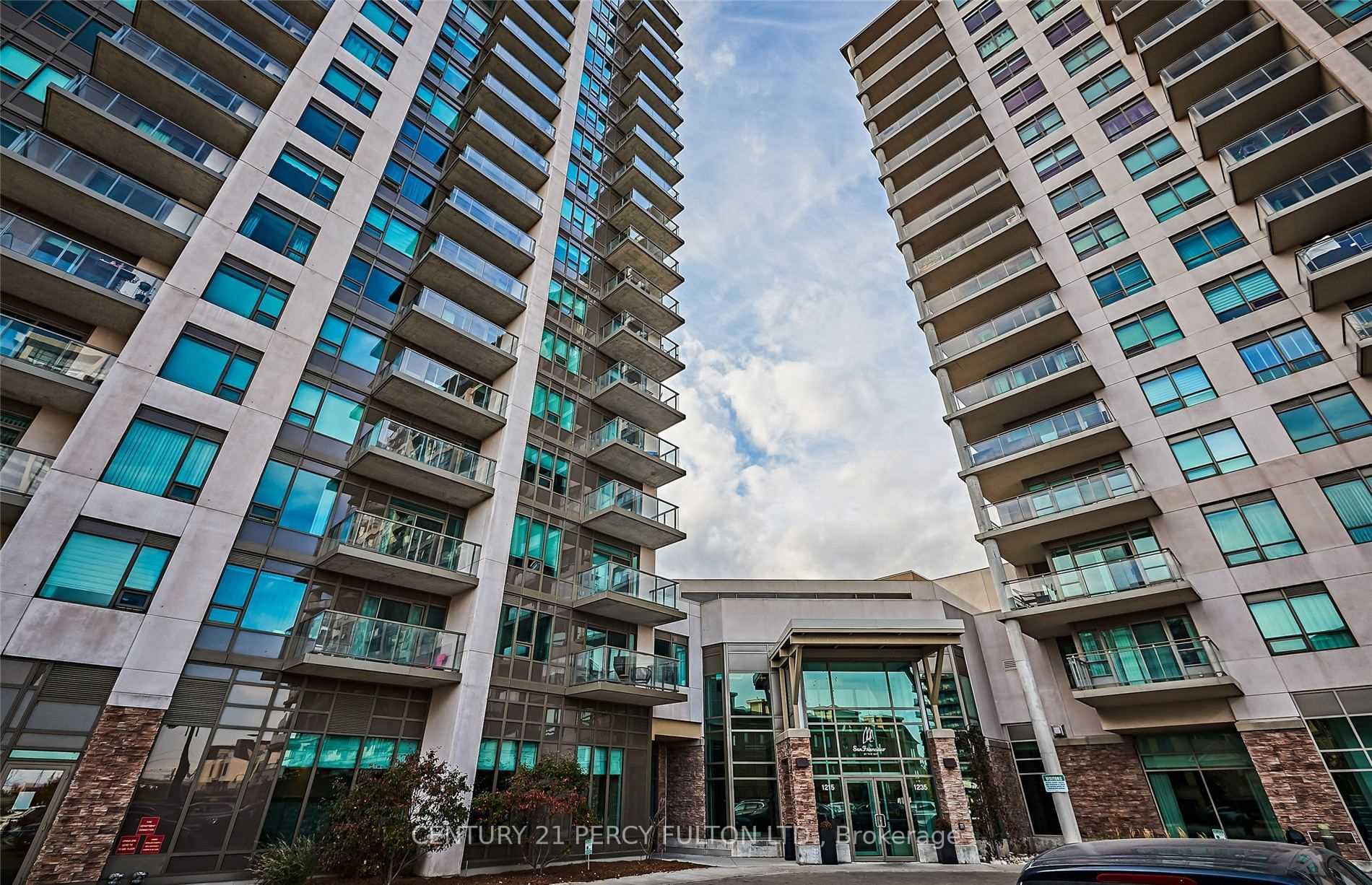 Photo 5 of Unit 709, 1215 Bayly Street, Pickering, Bay Ridges — HOMEH