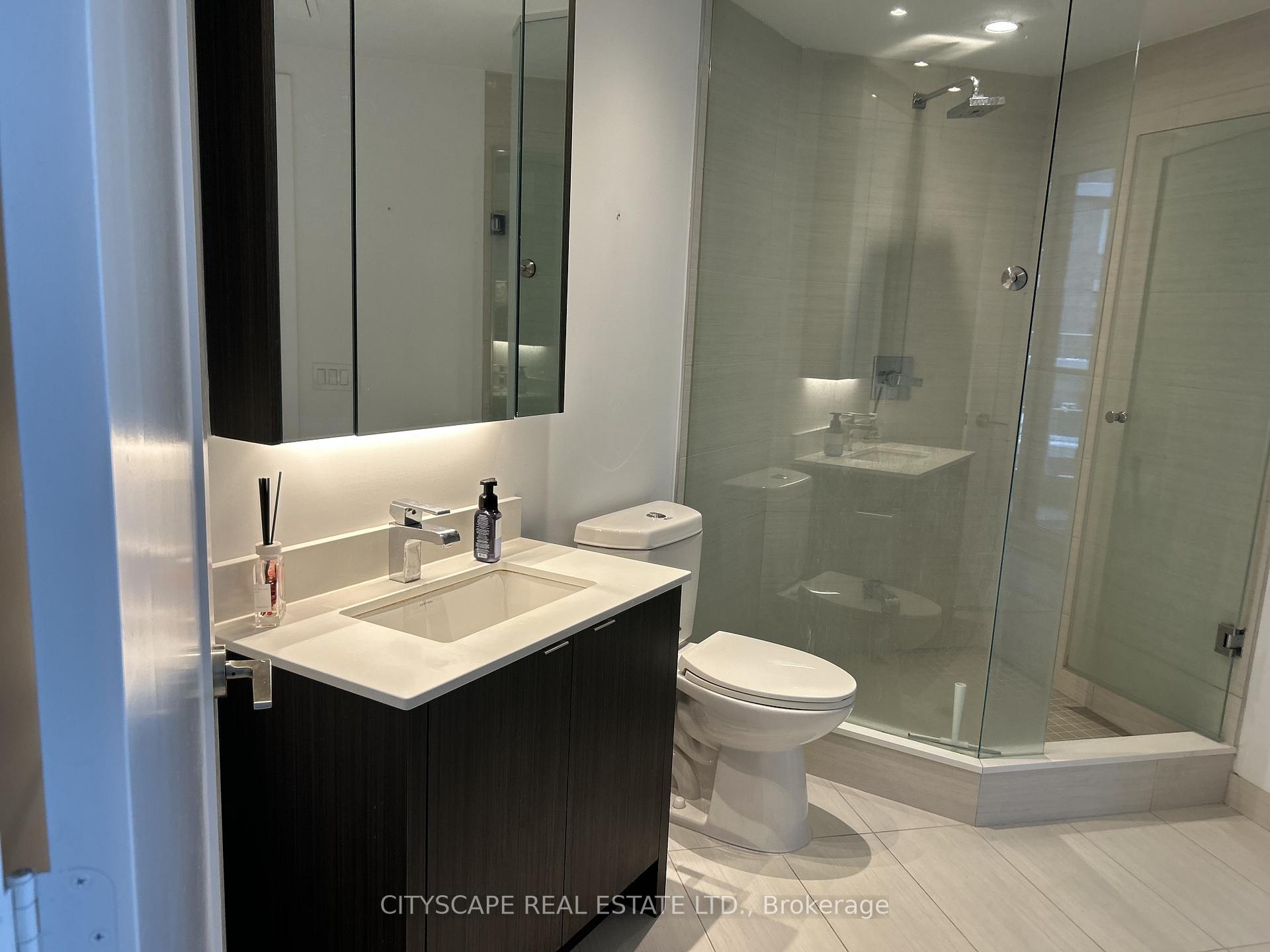 Photo 5 of Unit 813, 1 Edgewater Drive, Toronto, Waterfront Communities — HOMEH