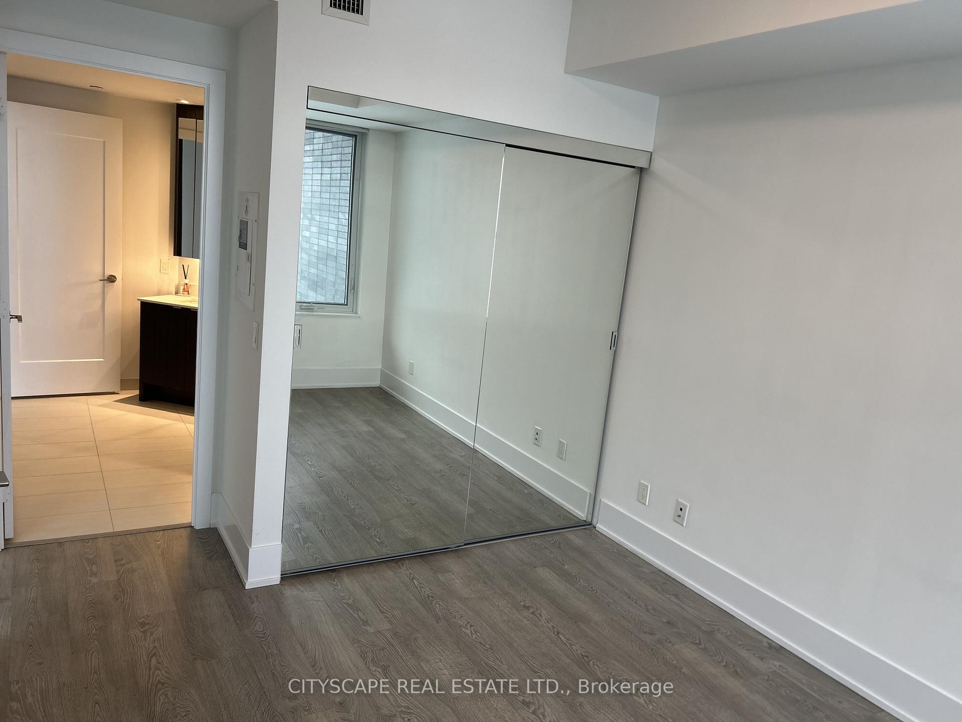 Photo 8 of Unit 813, 1 Edgewater Drive, Toronto, Waterfront Communities — HOMEH