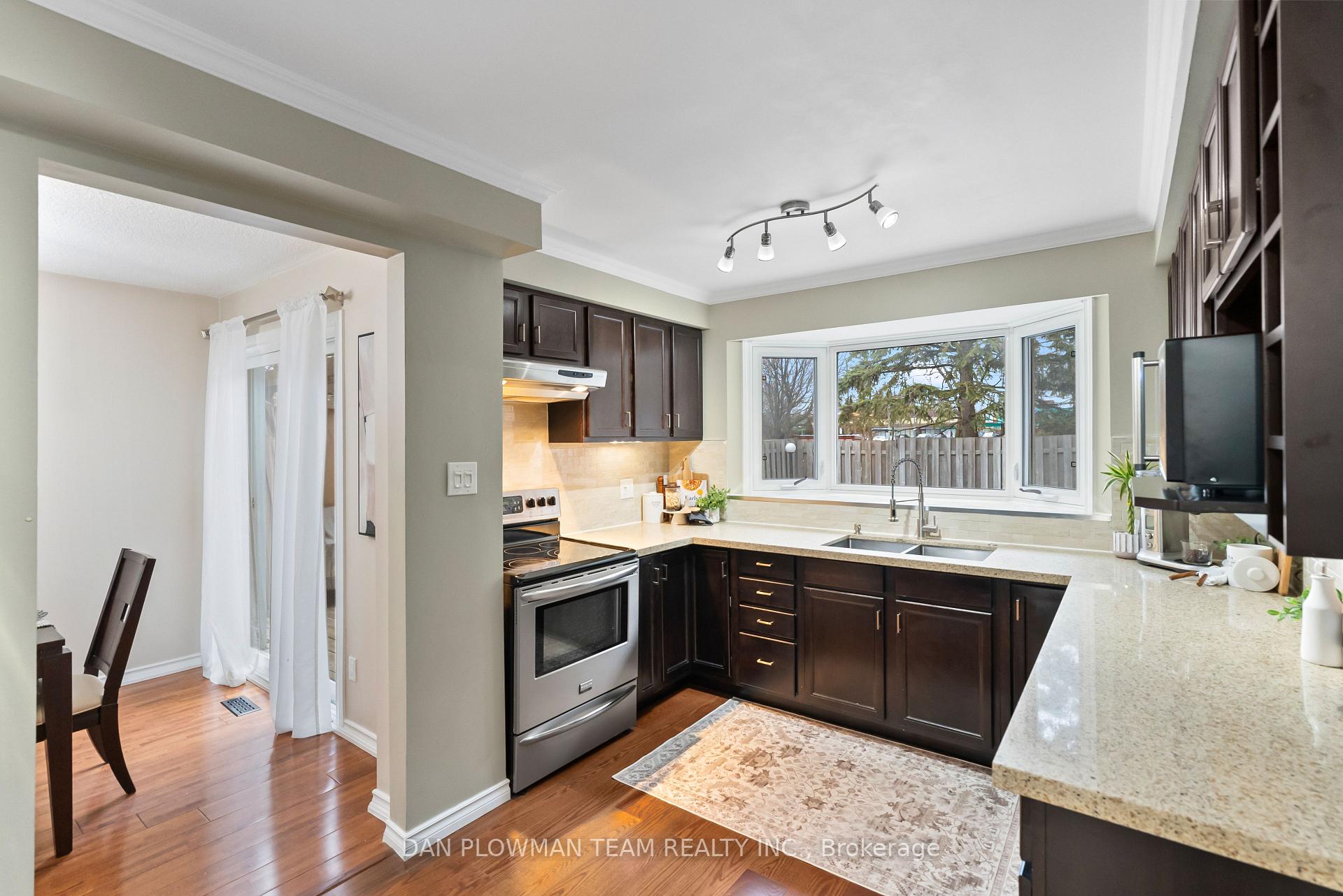 Photo 17 of 20 Harbord Crescent, Ajax, South West — HOMEH