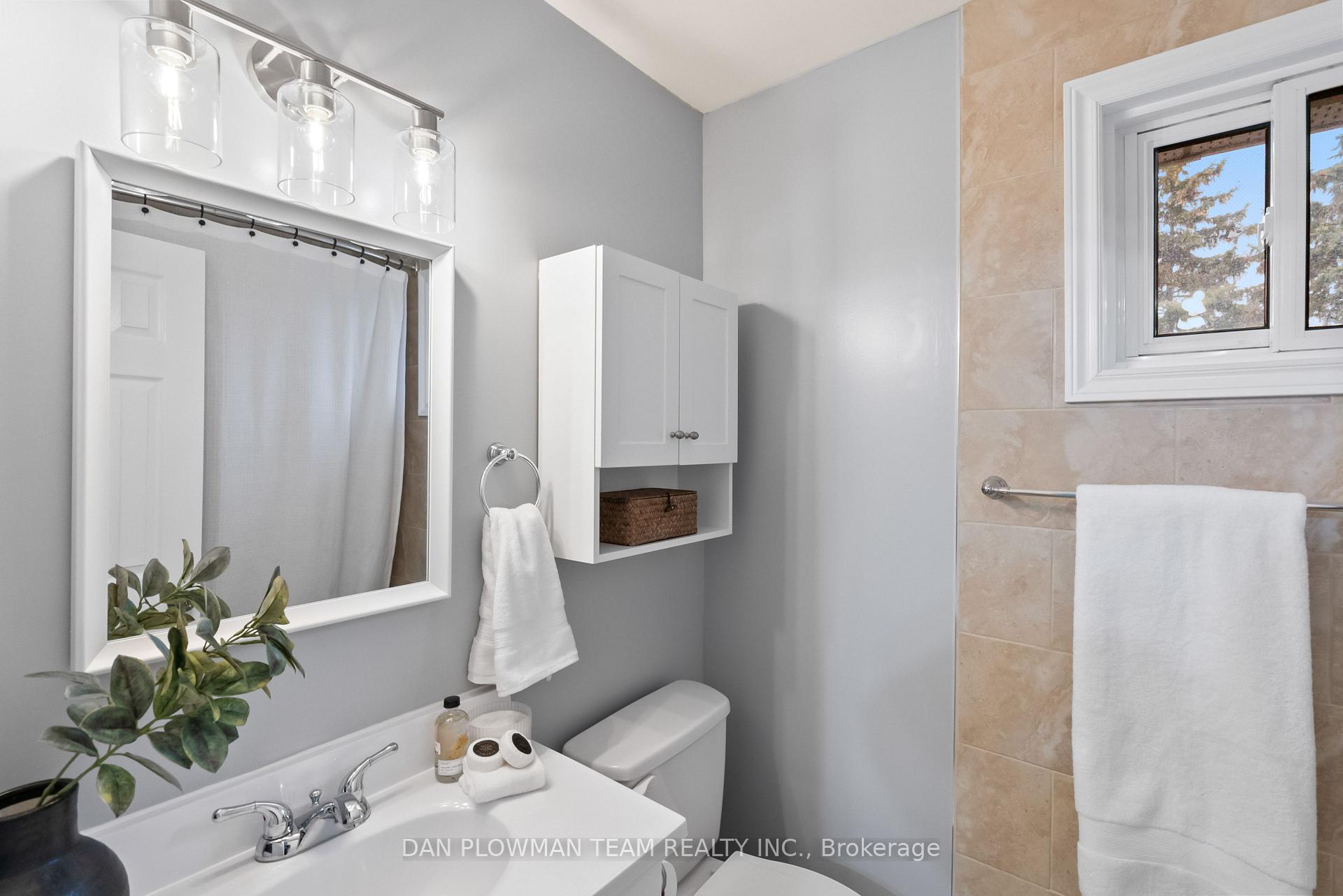 Photo 33 of 20 Harbord Crescent, Ajax, South West — HOMEH