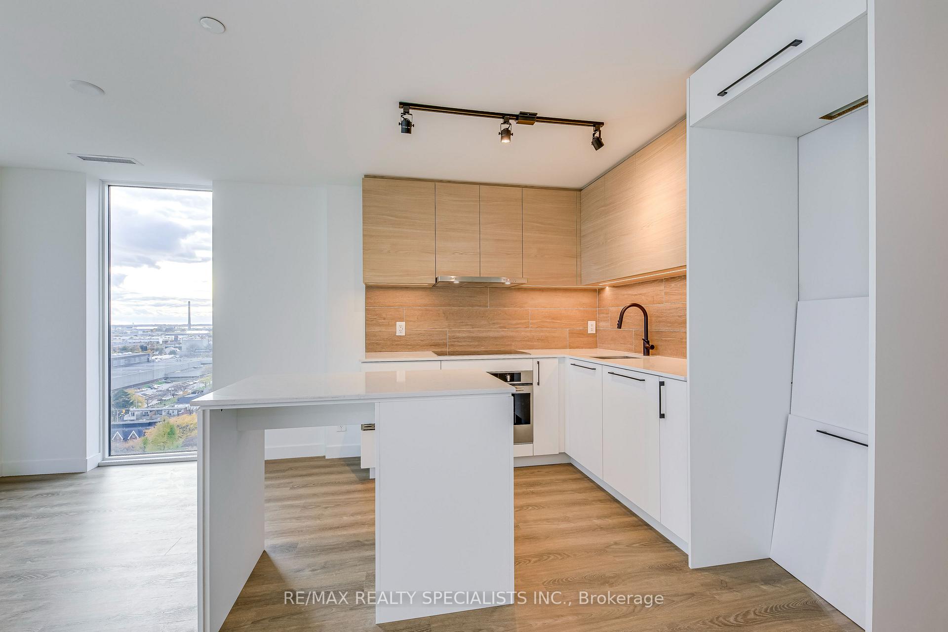 Photo 9 of Unit 1406, 1050 Eastern Avenue, Toronto, The Beaches — HOMEH