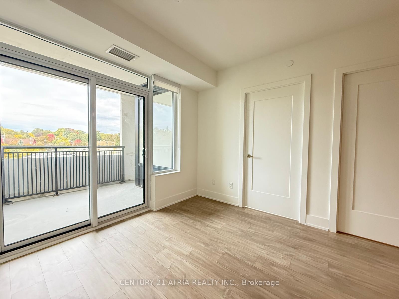Front of Unit 411, 259 The Kingsway