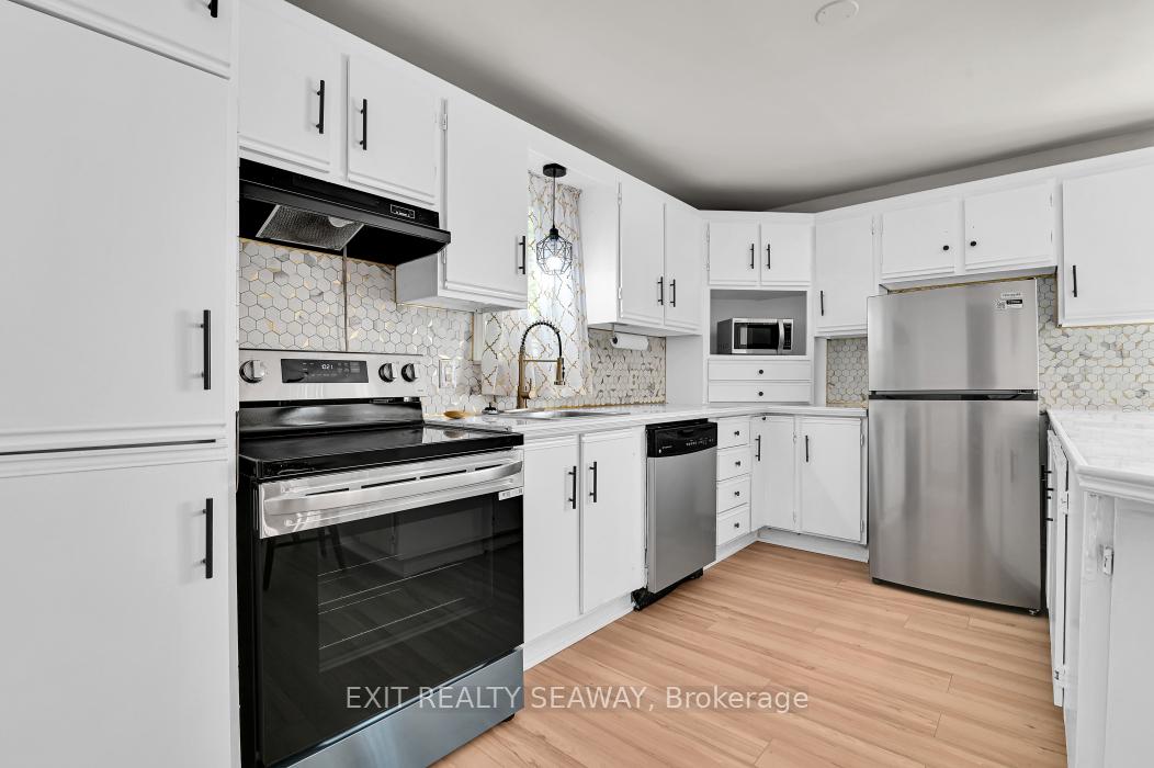 Photo 4 of 1315 Cumberland Street, Cornwall — HOMEH