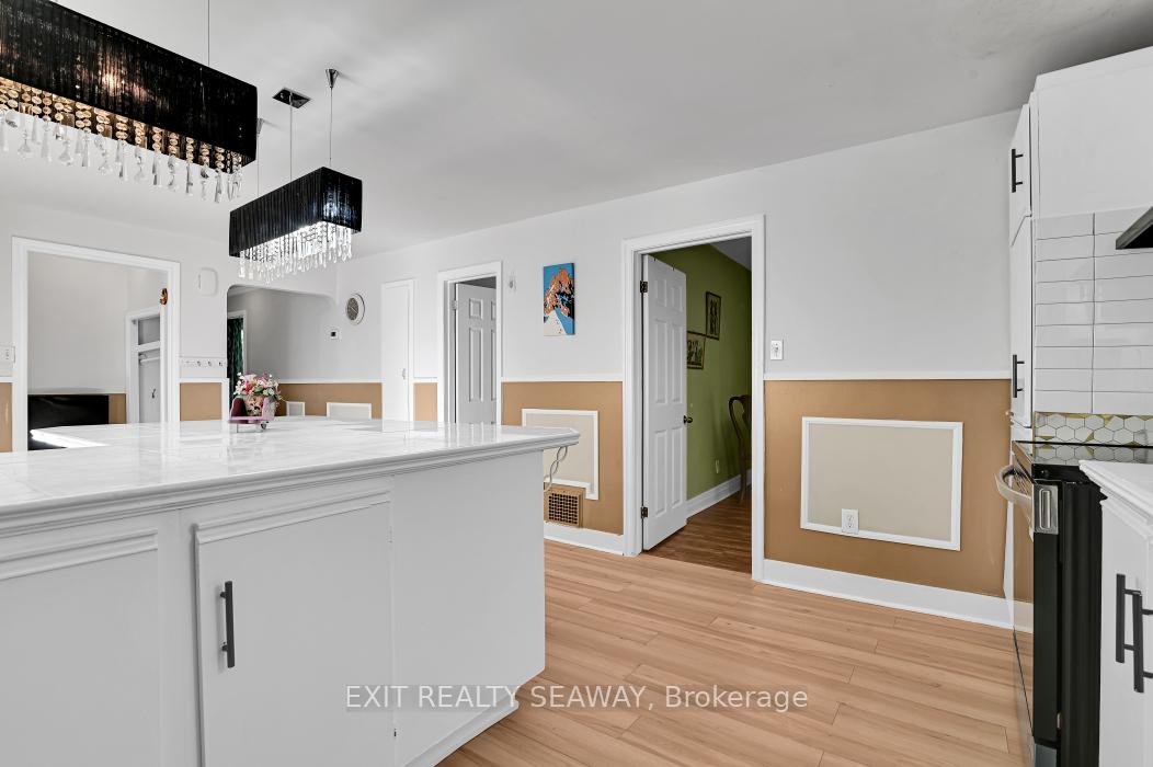 Photo 6 of 1315 Cumberland Street, Cornwall — HOMEH
