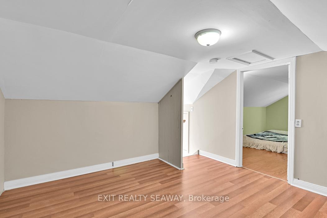 Photo 15 of 1315 Cumberland Street, Cornwall — HOMEH