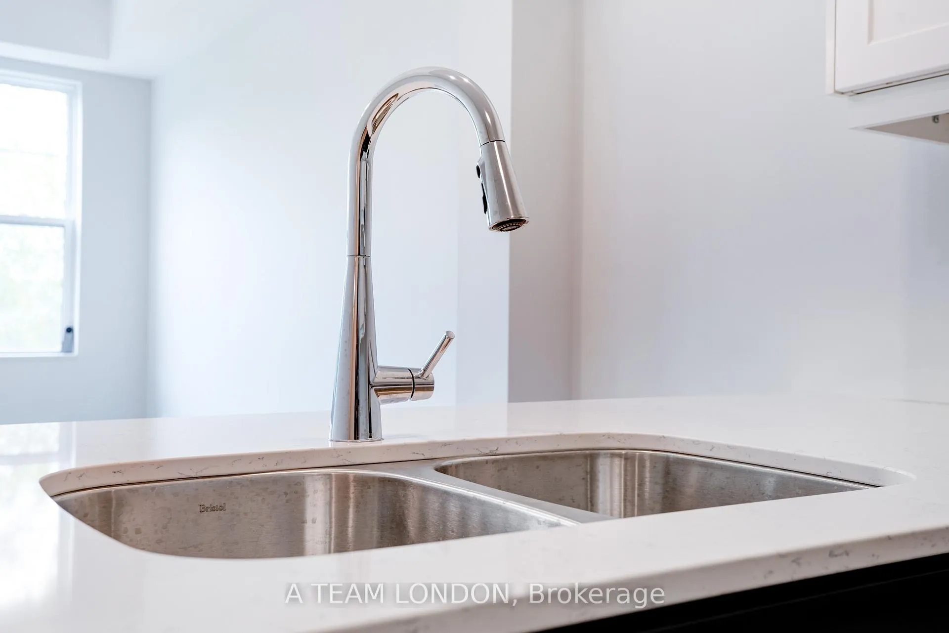 Photo 10 of Unit 413, 100 The Promenade, Central Elgin, Port Stanley — HOMEH