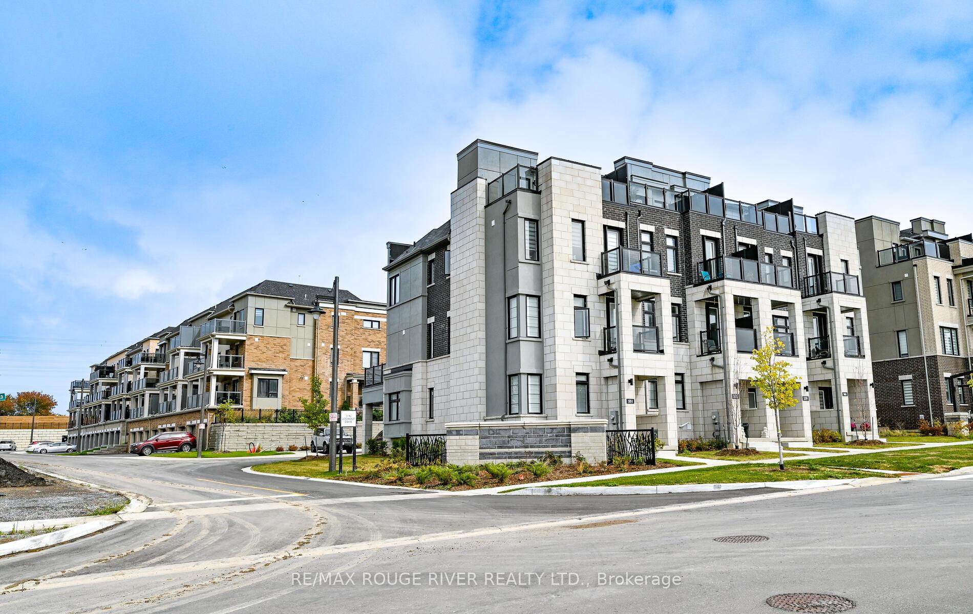 Photo 1 of Unit D, 6 Lookout Drive, Clarington, Bowmanville — HOMEH