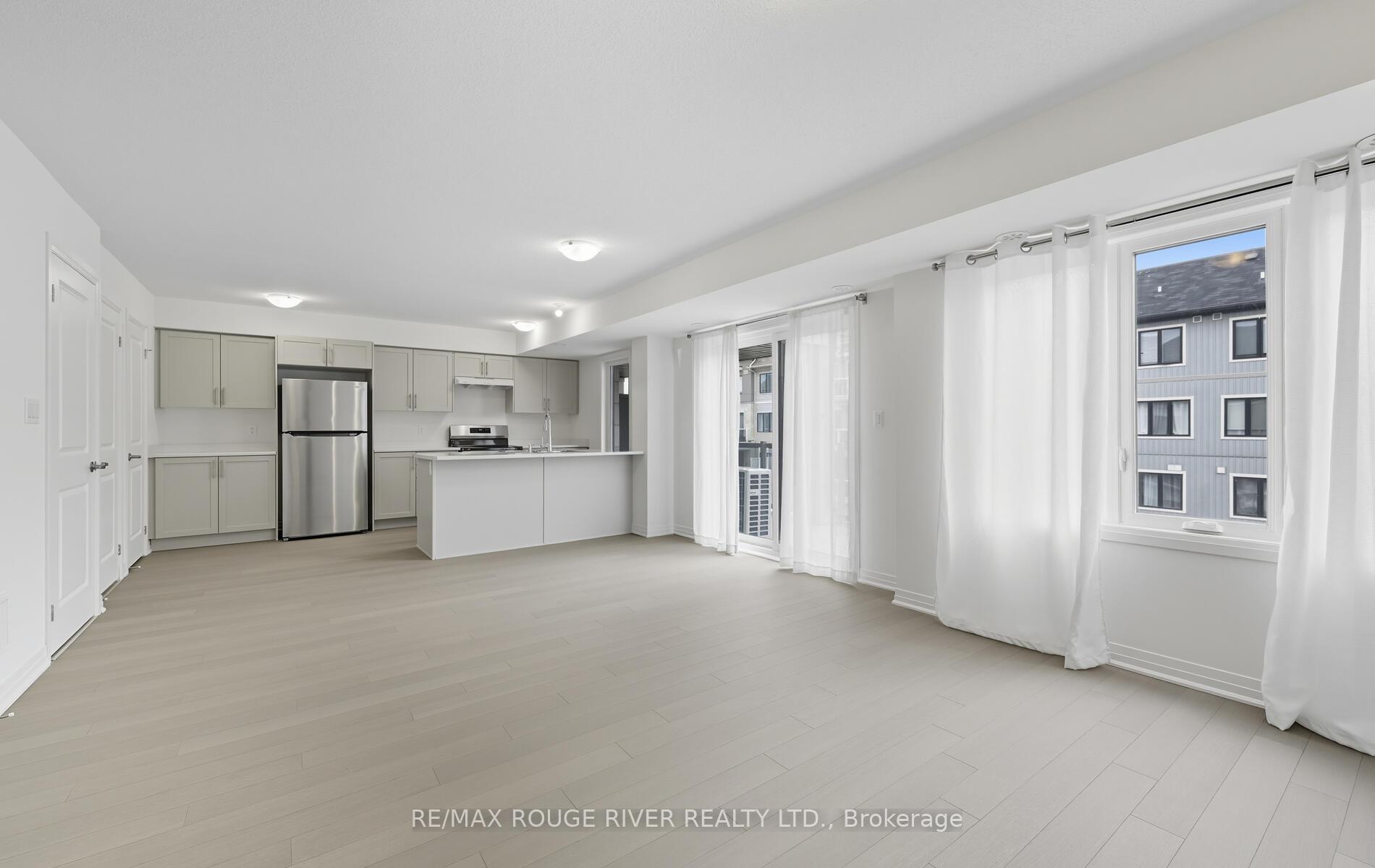 Photo 11 of Unit D, 6 Lookout Drive, Clarington, Bowmanville — HOMEH