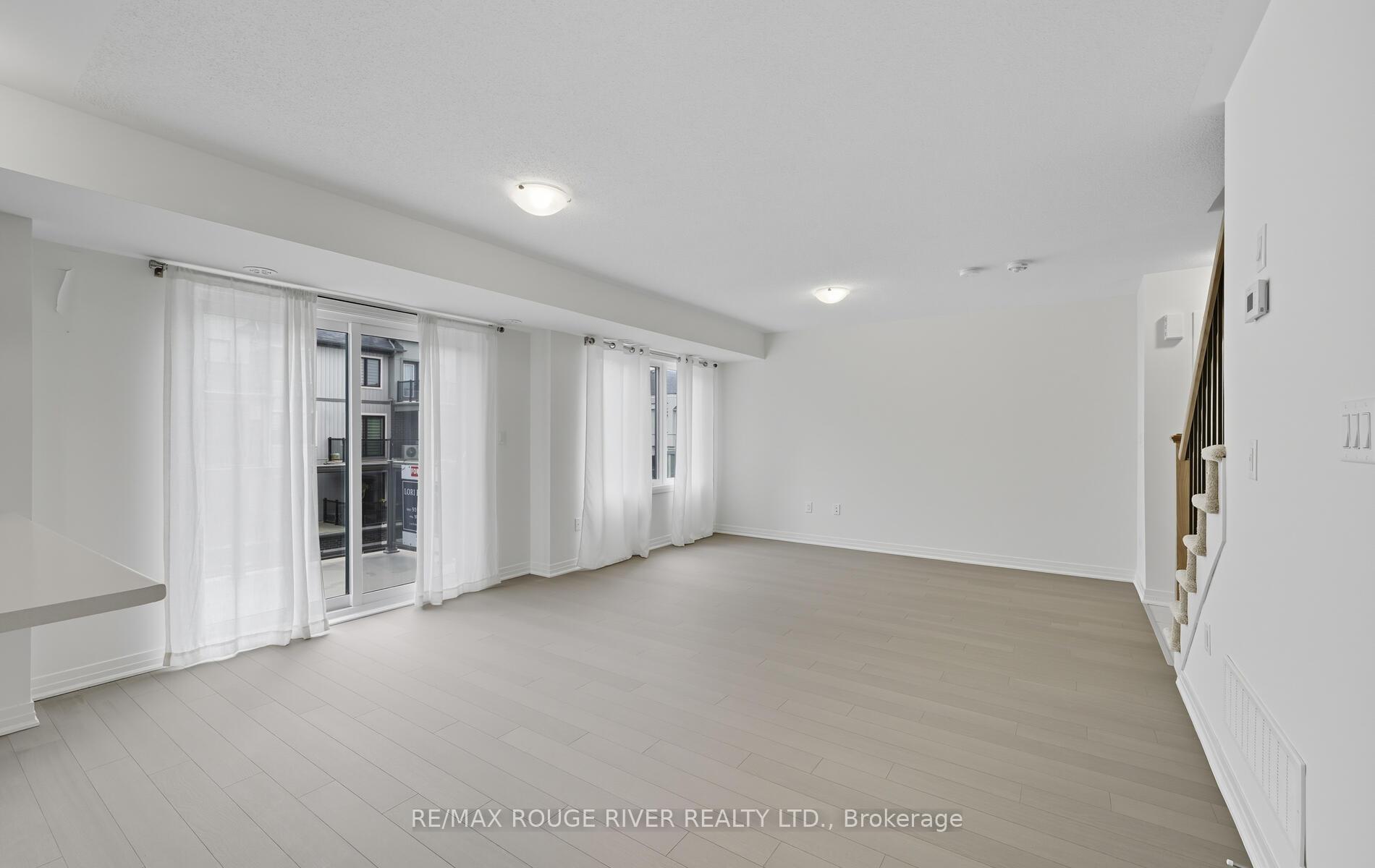 Photo 18 of Unit D, 6 Lookout Drive, Clarington, Bowmanville — HOMEH
