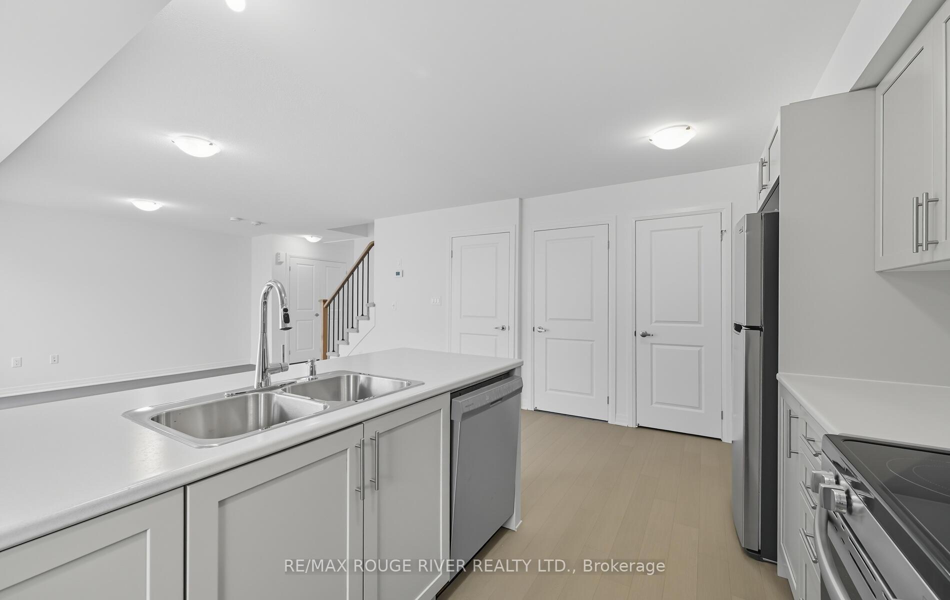 Photo 21 of Unit D, 6 Lookout Drive, Clarington, Bowmanville — HOMEH