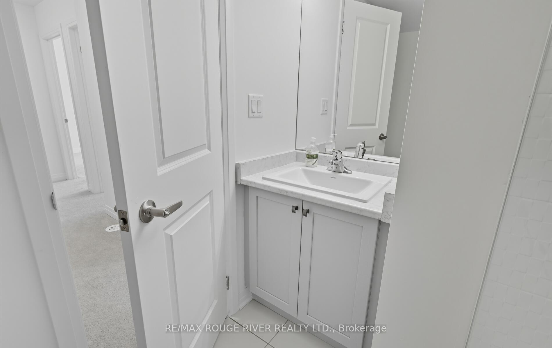 Photo 25 of Unit D, 6 Lookout Drive, Clarington, Bowmanville — HOMEH