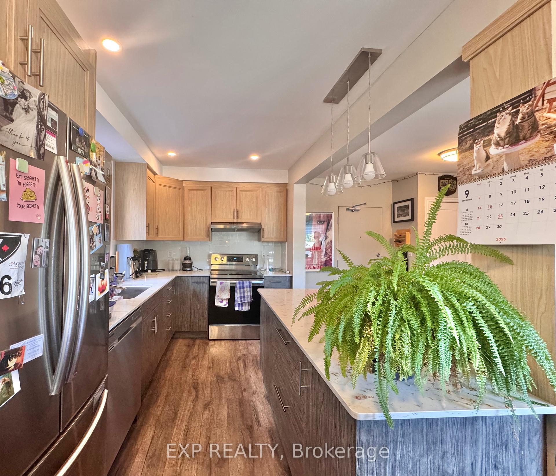 Photo 14 of Unit Unit 6, 100 West Avenue S, Hamilton, Stinson — HOMEH