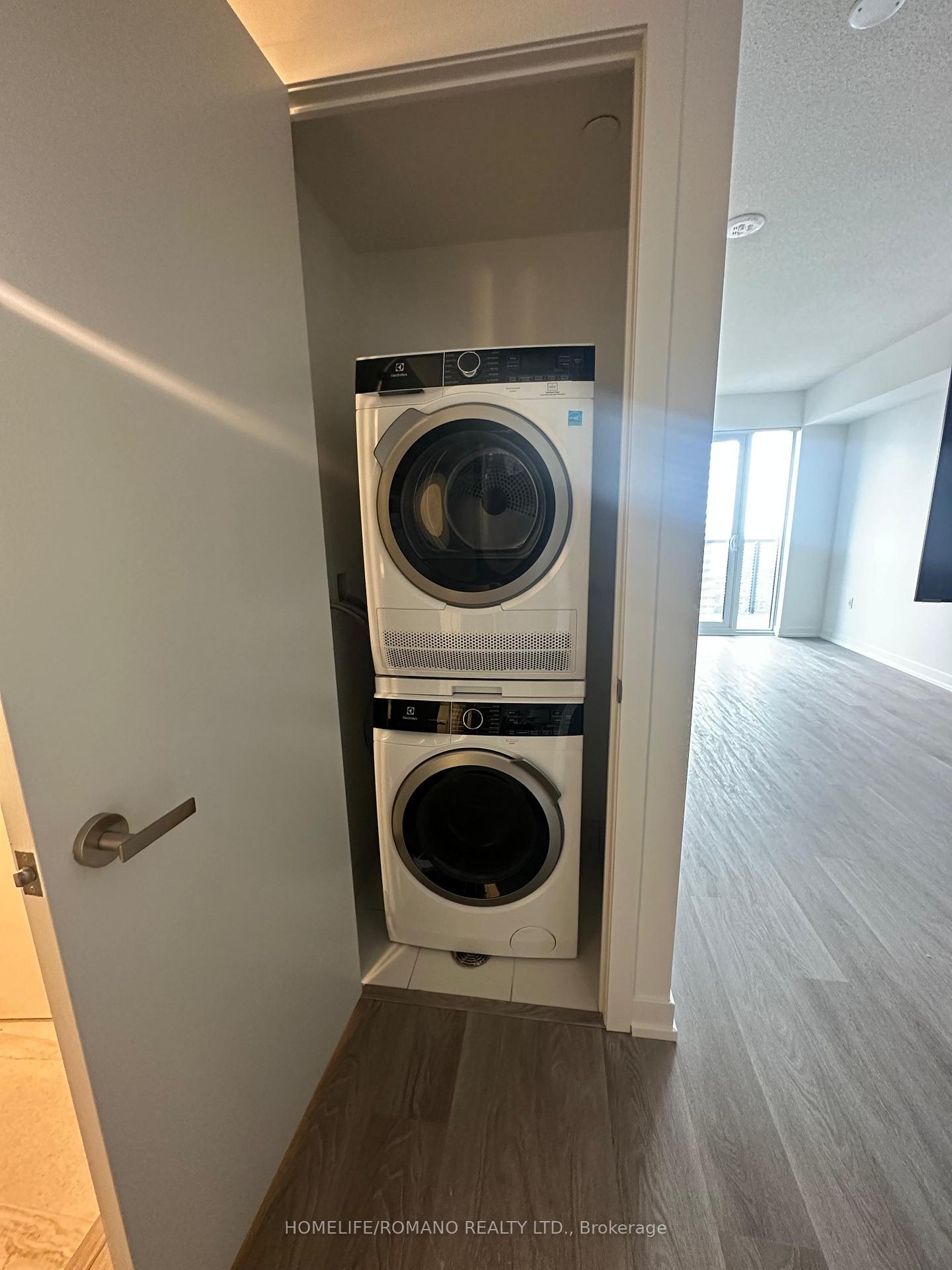 Photo 10 of Unit 3506, 55 Cooper Street, Toronto, Waterfront Communities — HOMEH