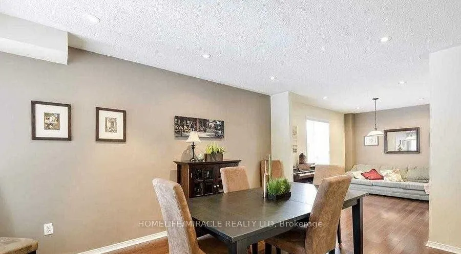 Photo 6 of 12 Willow Park Drive, Brampton, Sandringham-Wellington — HOMEH