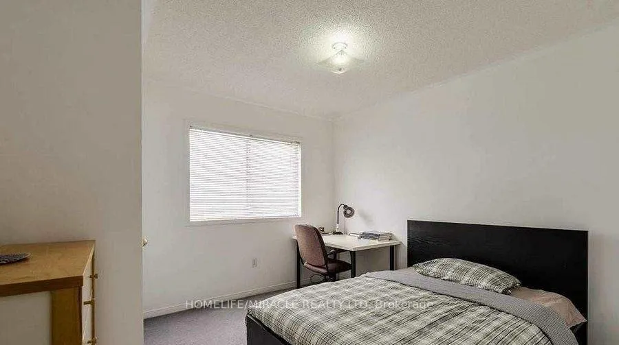 Photo 9 of 12 Willow Park Drive, Brampton, Sandringham-Wellington — HOMEH