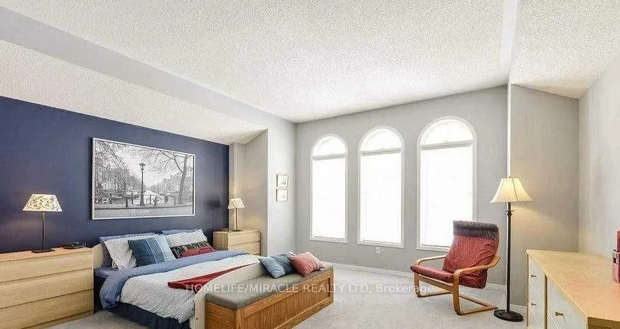 Photo 12 of 12 Willow Park Drive, Brampton, Sandringham-Wellington — HOMEH