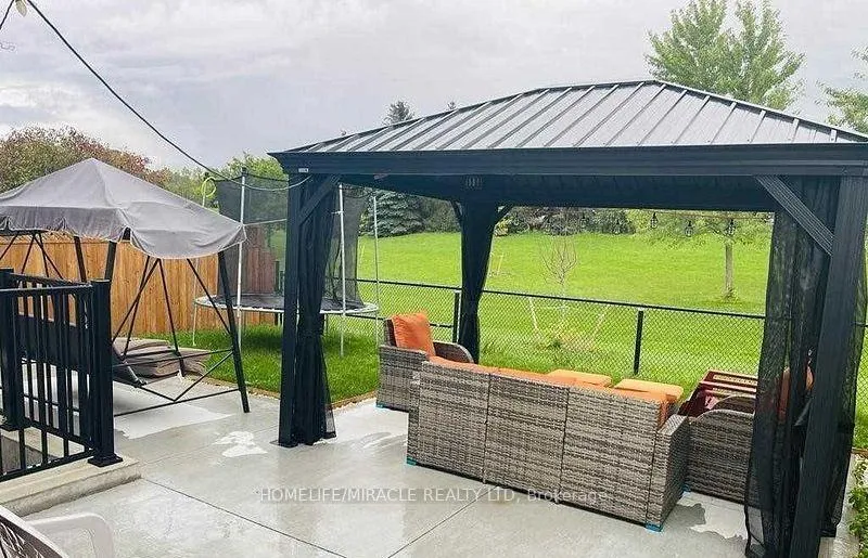 Photo 21 of 12 Willow Park Drive, Brampton, Sandringham-Wellington — HOMEH