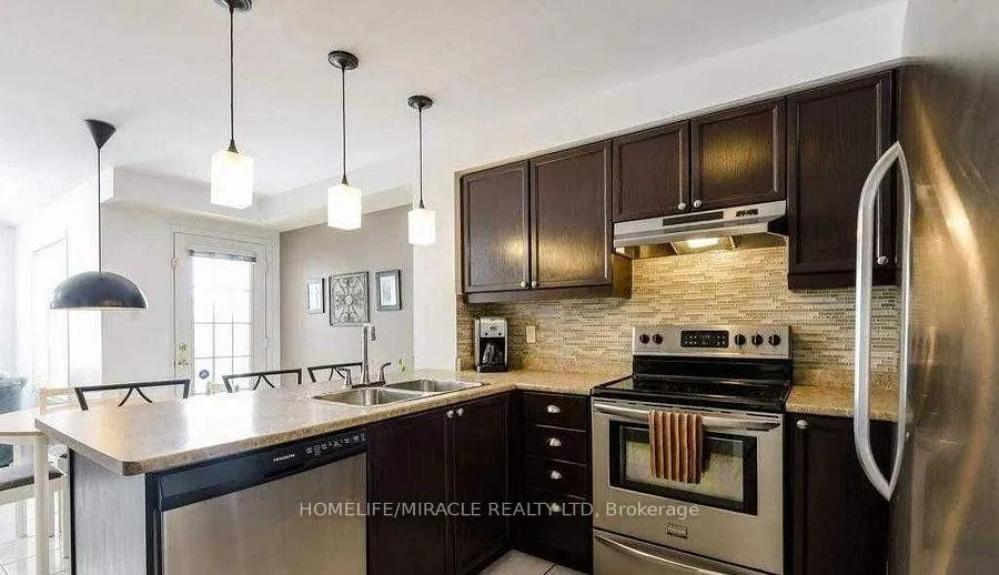 Photo 30 of 12 Willow Park Drive, Brampton, Sandringham-Wellington — HOMEH
