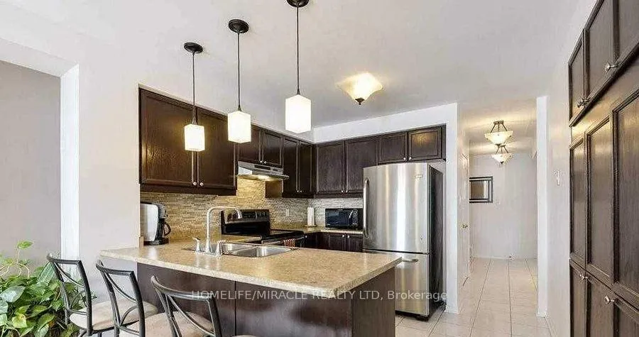 Photo 32 of 12 Willow Park Drive, Brampton, Sandringham-Wellington — HOMEH