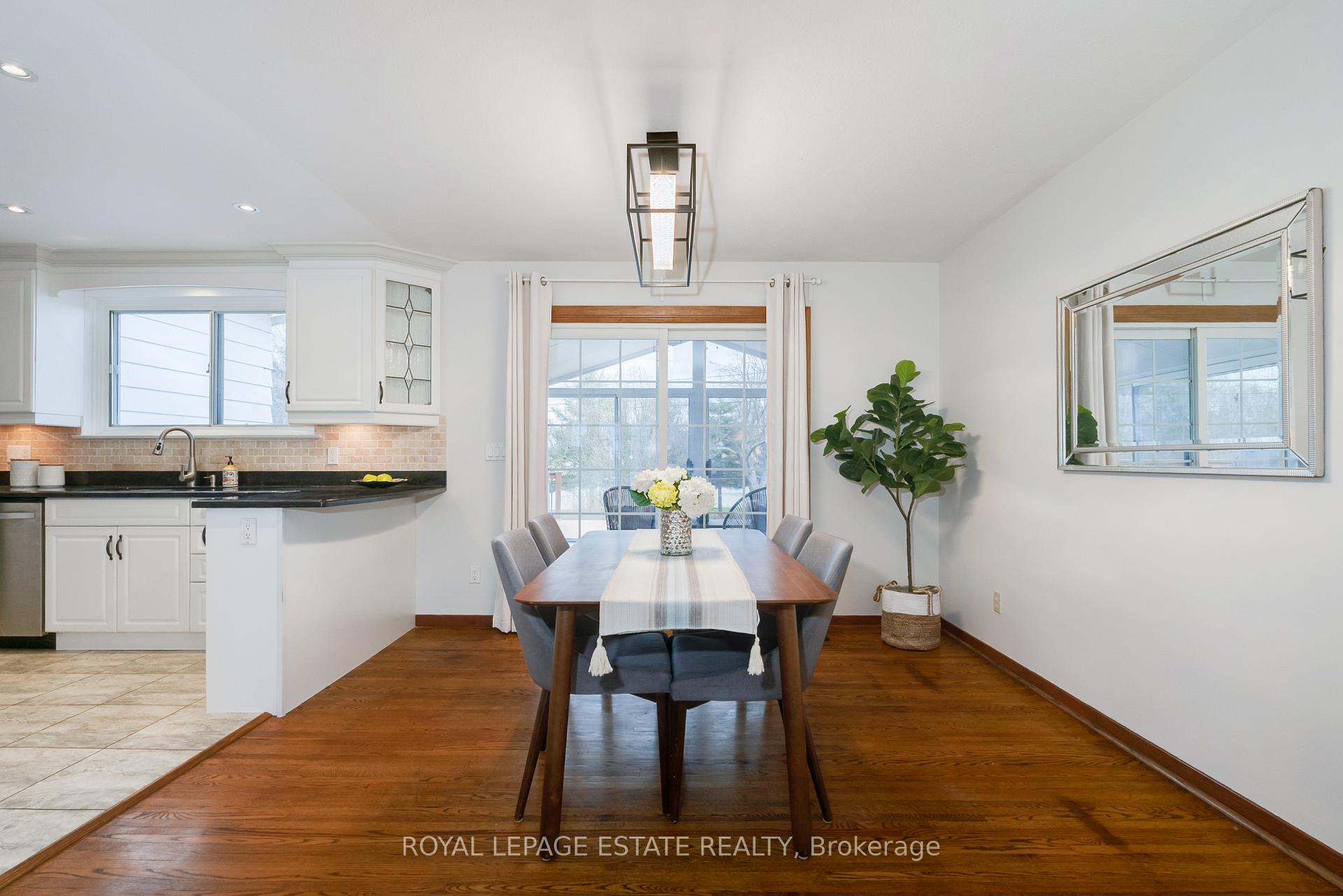 Photo 6 of 33 Burrells Road, Ajax, South East — HOMEH