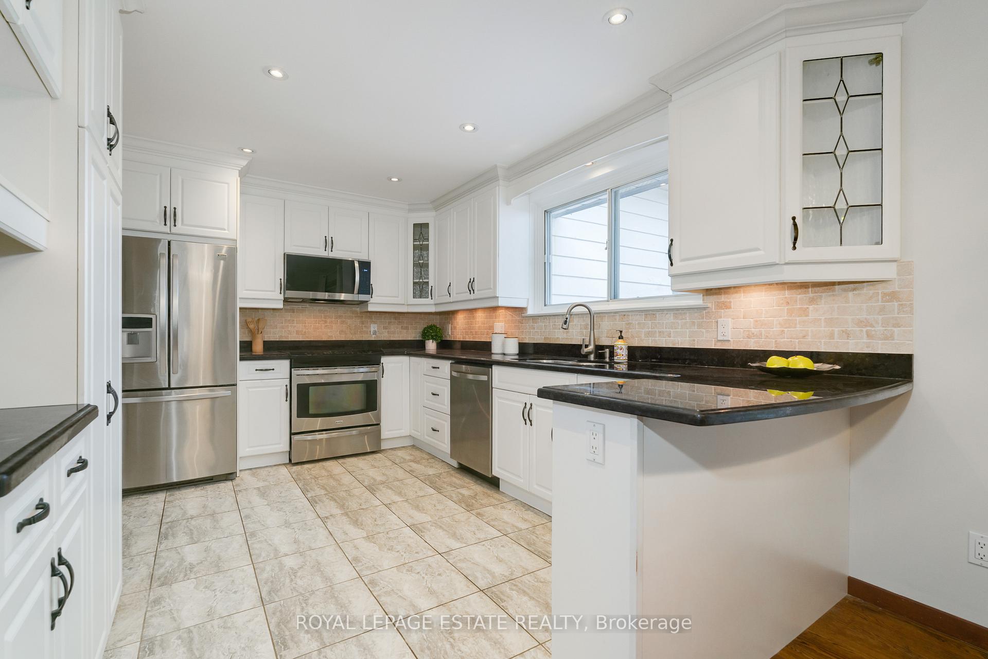 Photo 8 of 33 Burrells Road, Ajax, South East — HOMEH