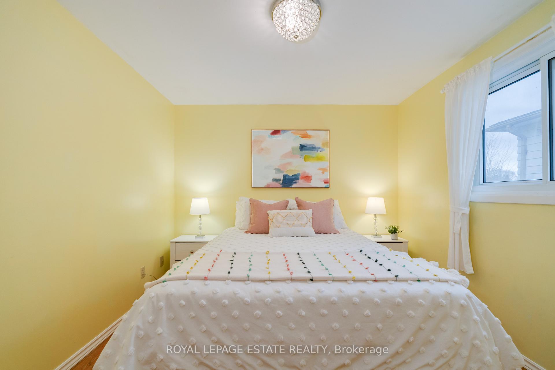 Photo 20 of 33 Burrells Road, Ajax, South East — HOMEH