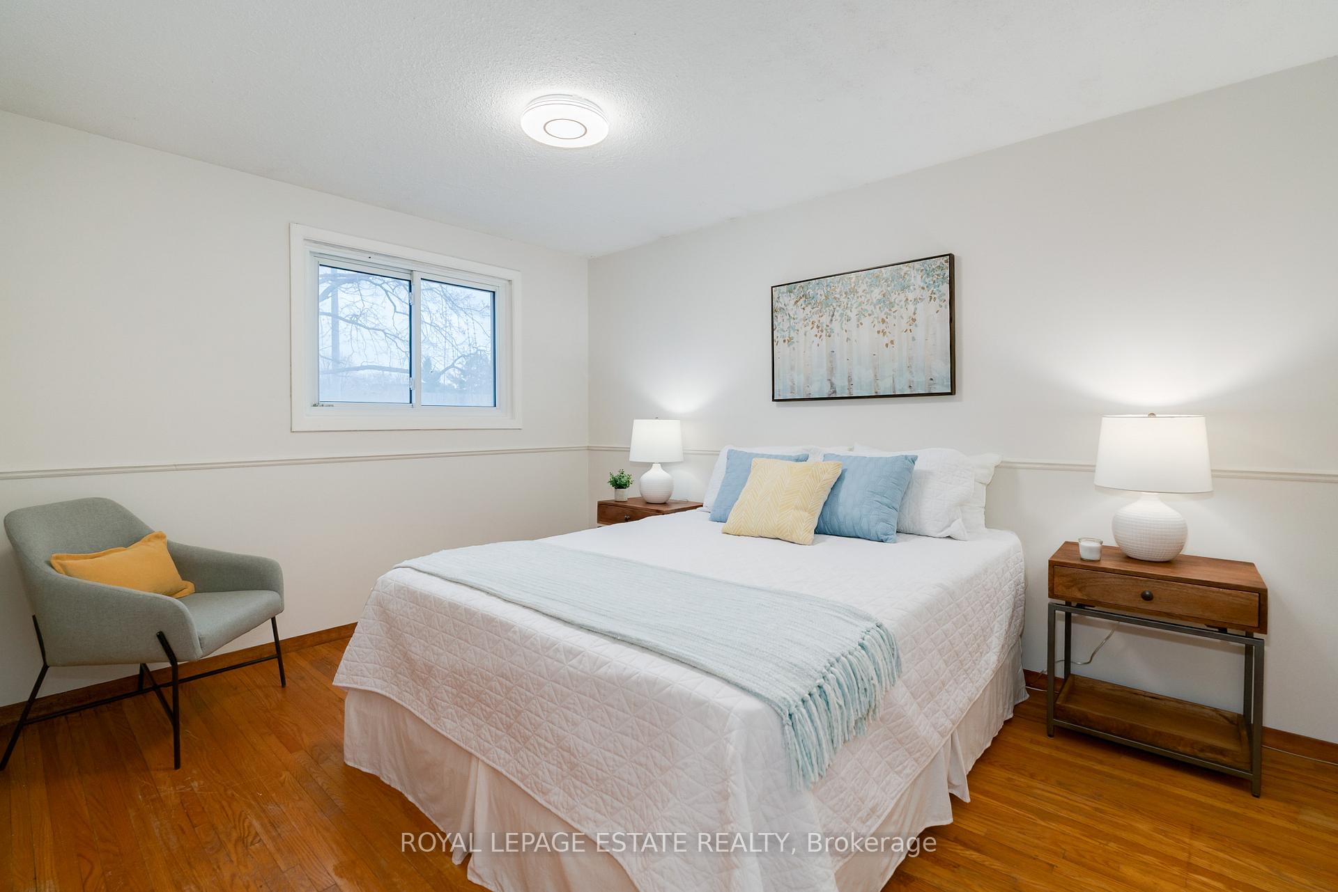 Photo 21 of 33 Burrells Road, Ajax, South East — HOMEH