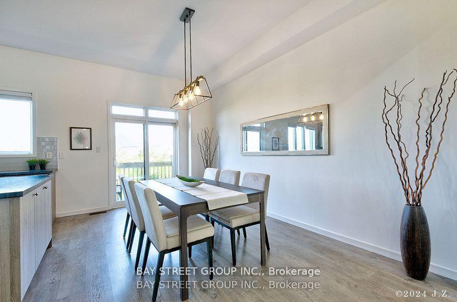 Photo 14 of 60 Elyse Court, Aurora, Bayview Northeast — HOMEH
