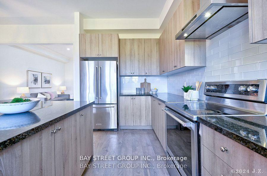 Photo 16 of 60 Elyse Court, Aurora, Bayview Northeast — HOMEH