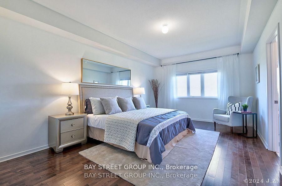 Photo 21 of 60 Elyse Court, Aurora, Bayview Northeast — HOMEH
