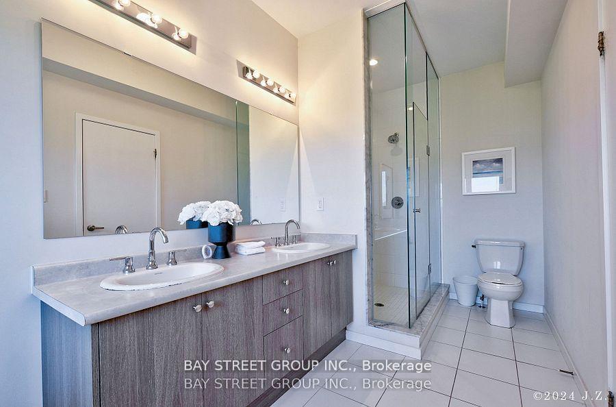 Photo 23 of 60 Elyse Court, Aurora, Bayview Northeast — HOMEH