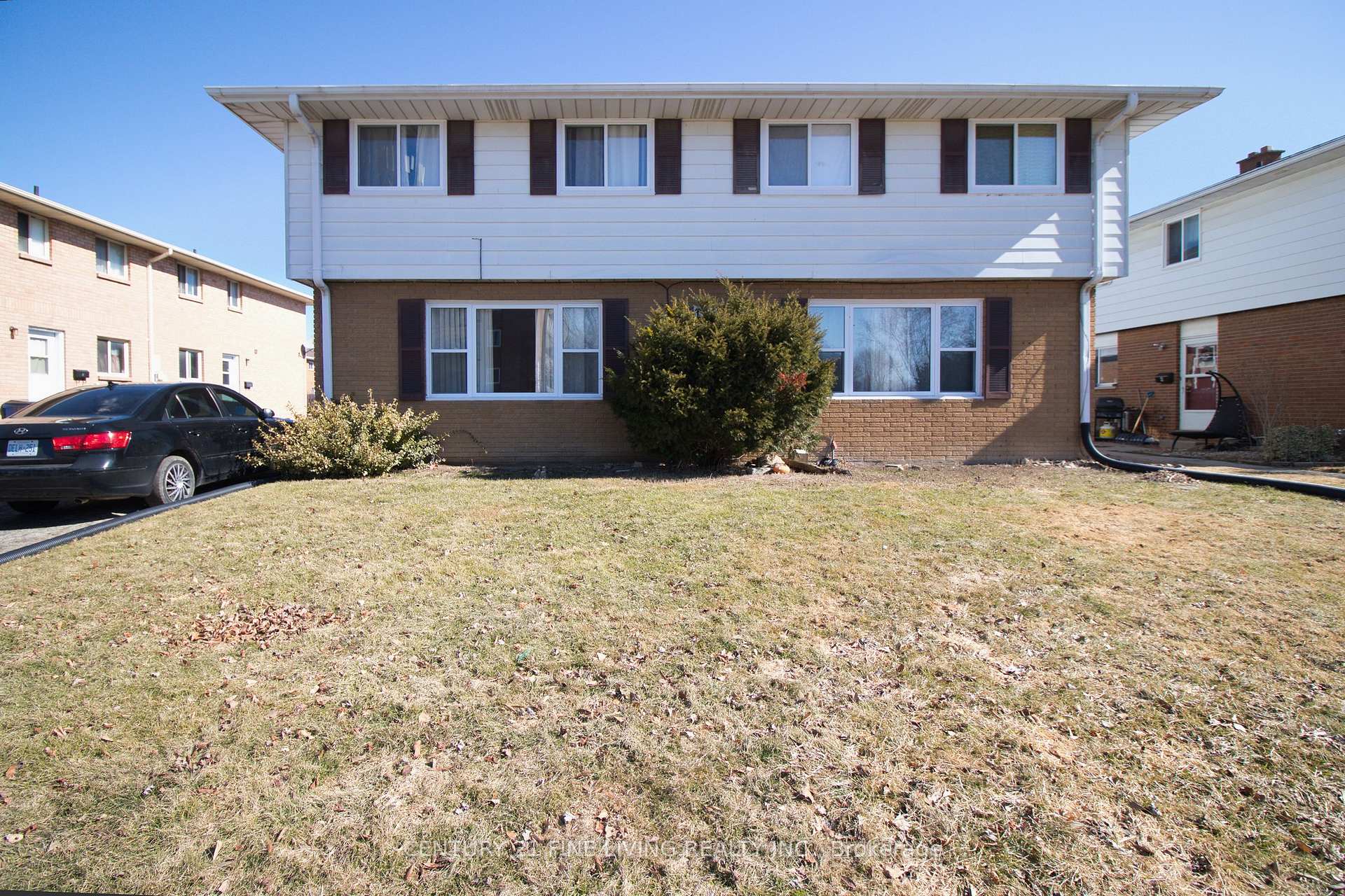Front of 446 Sandys Street