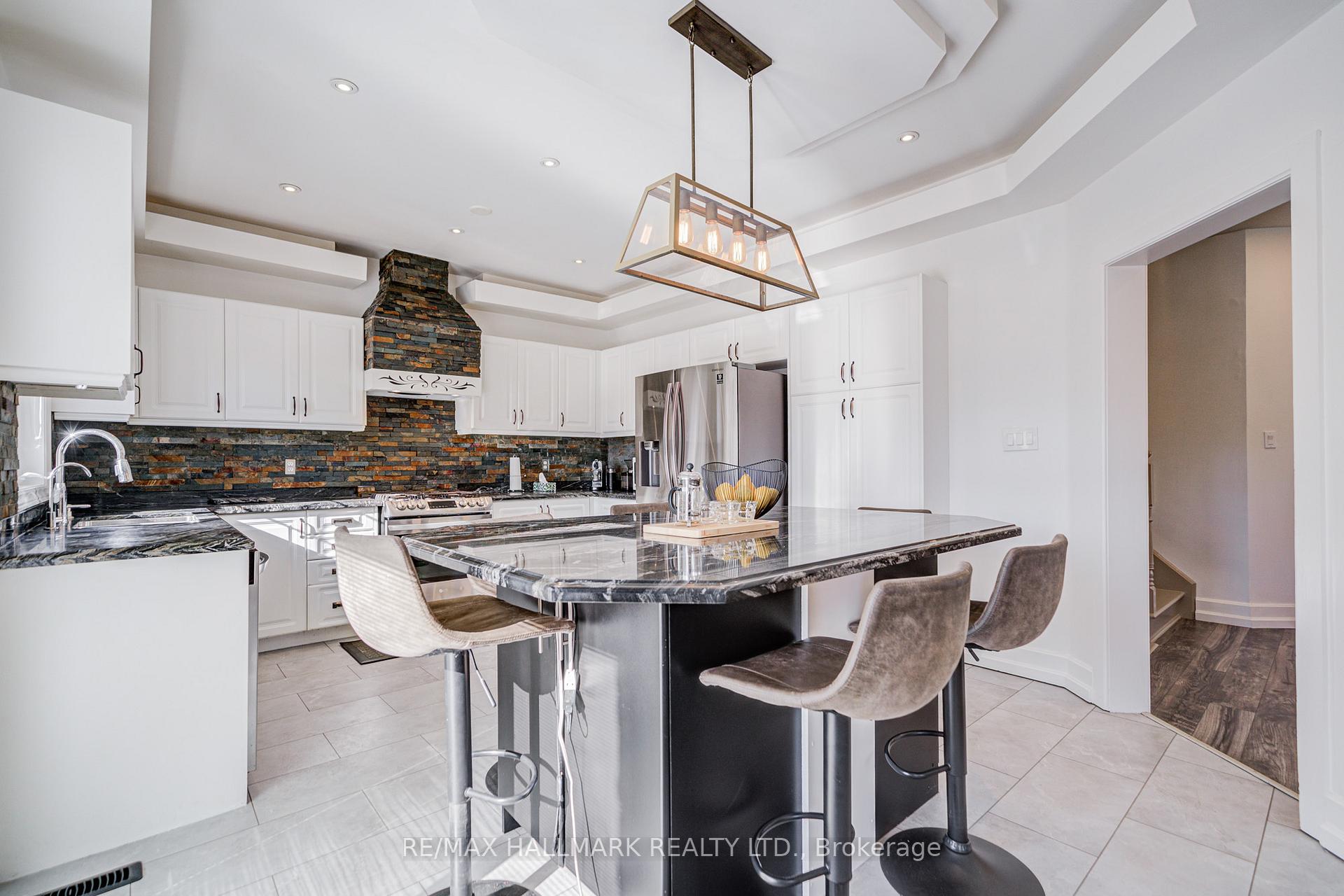Photo 10 of 8 Glendower Crescent, Georgina, Keswick North — HOMEH