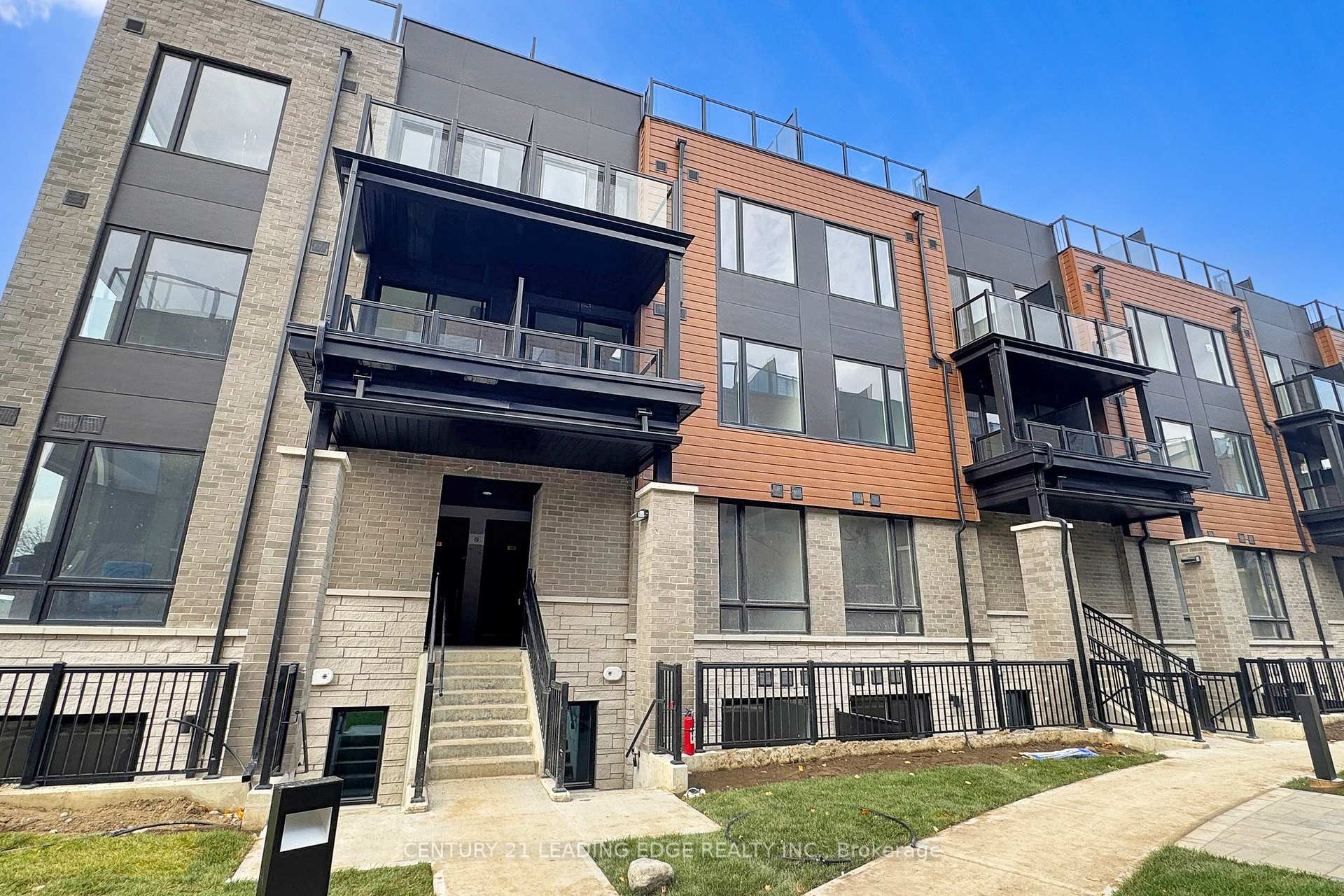 Photo 4 of Unit 29, 113 Marydale Avenue, Markham, Middlefield — HOMEH