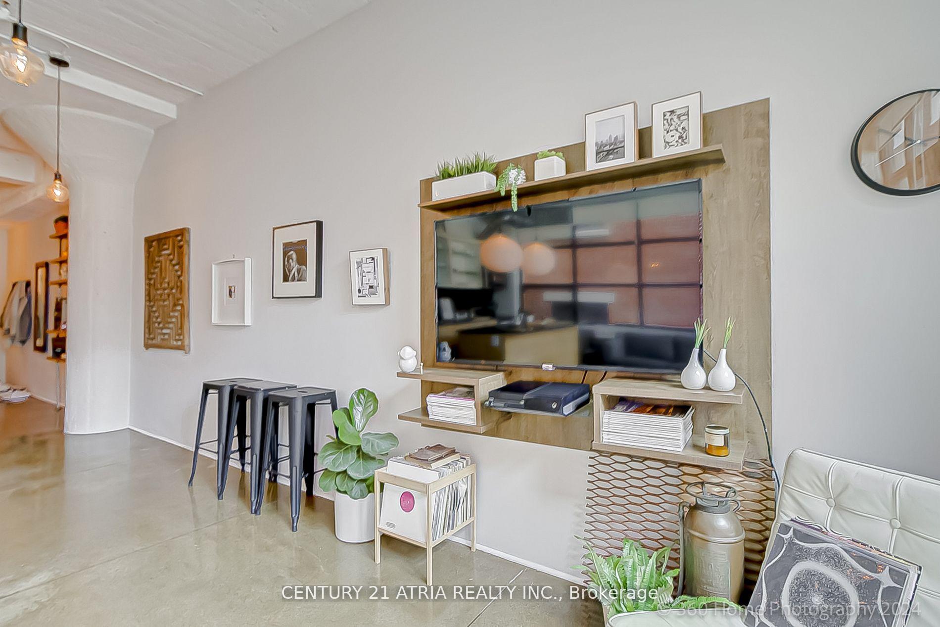 Photo 4 of Unit 313, 383 Adelaide Street, Toronto, Moss Park — HOMEH