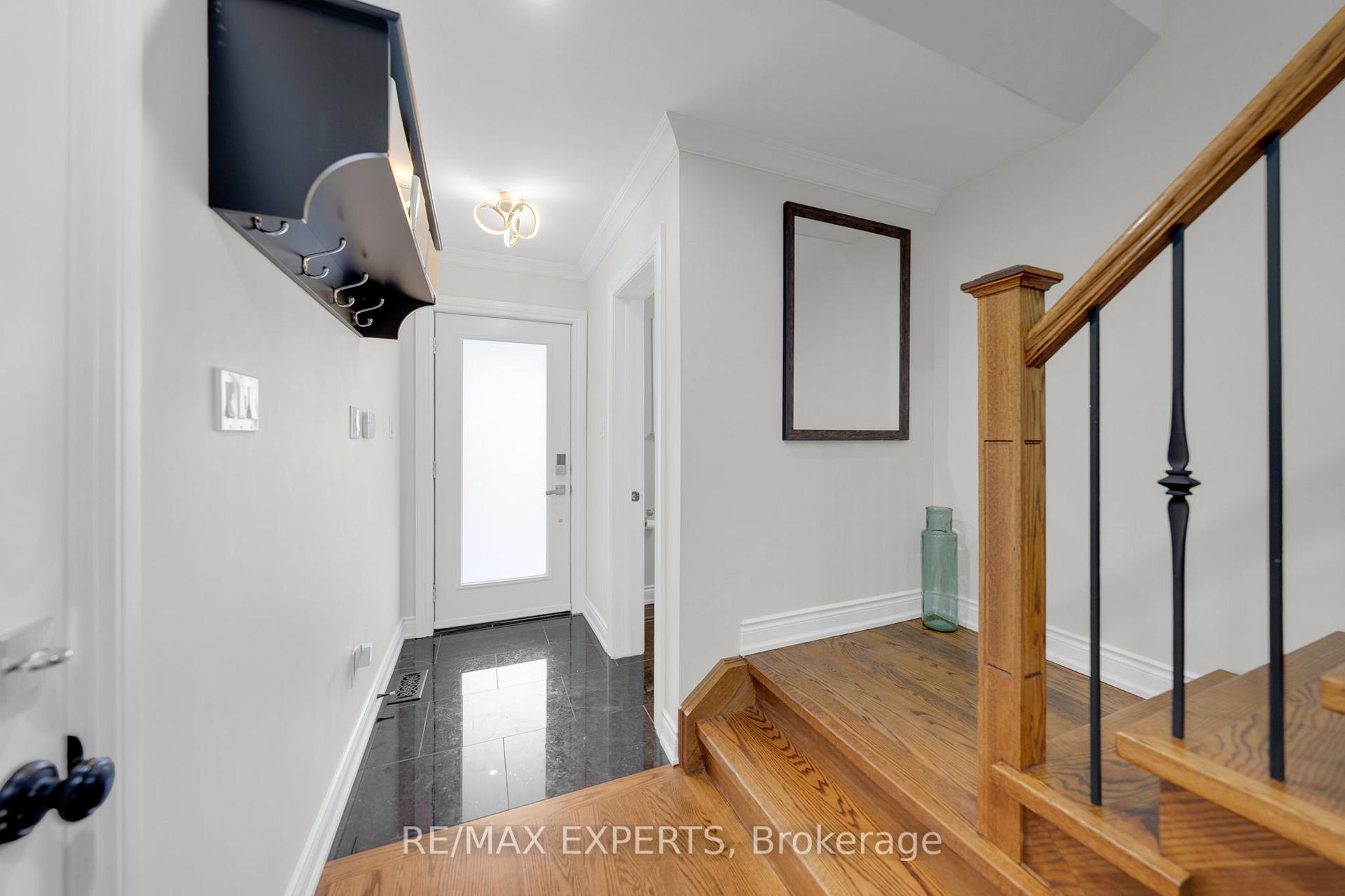 Photo 3 of 55 Manorwood Court, Caledon, Bolton North — HOMEH
