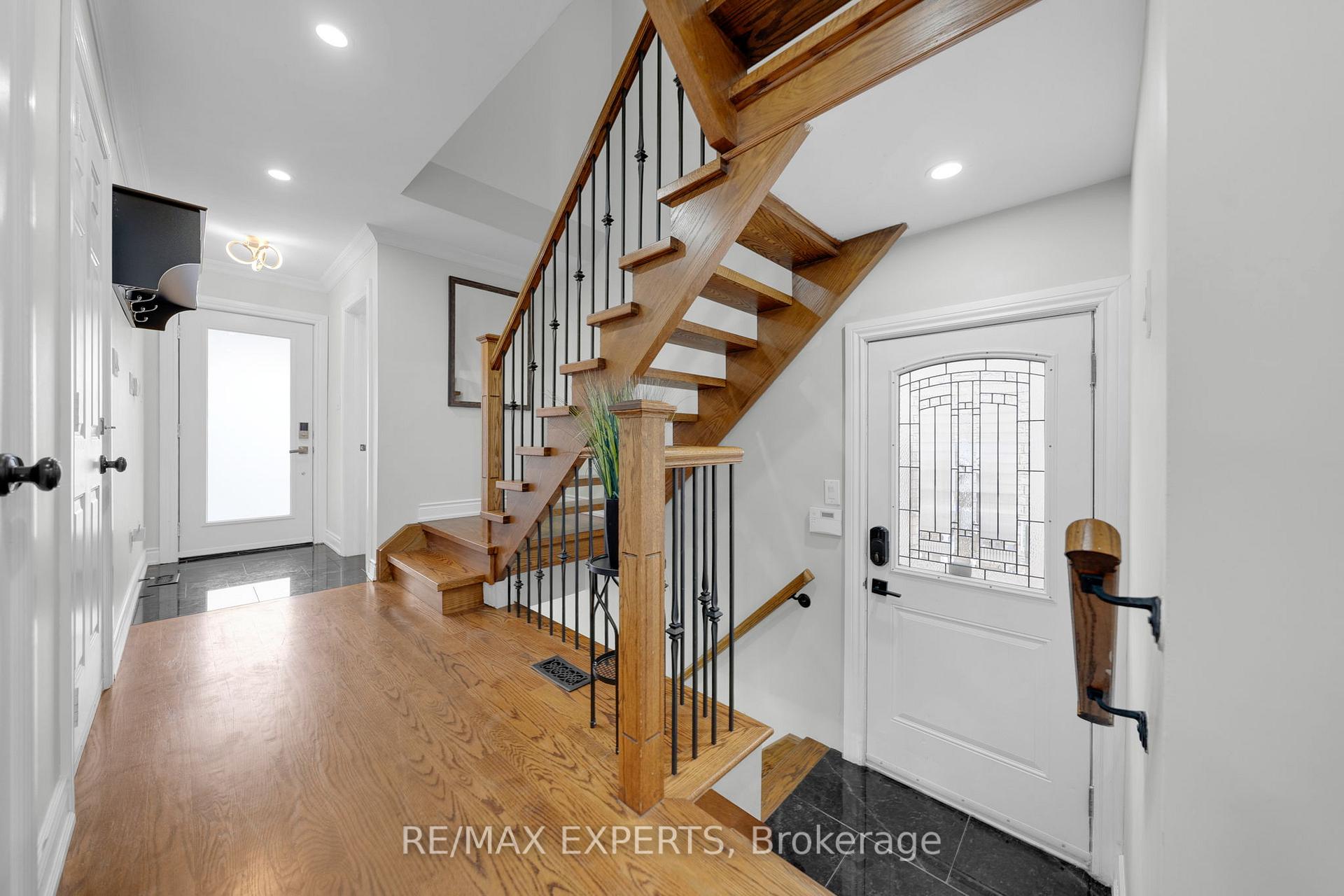 Photo 20 of 55 Manorwood Court, Caledon, Bolton North — HOMEH