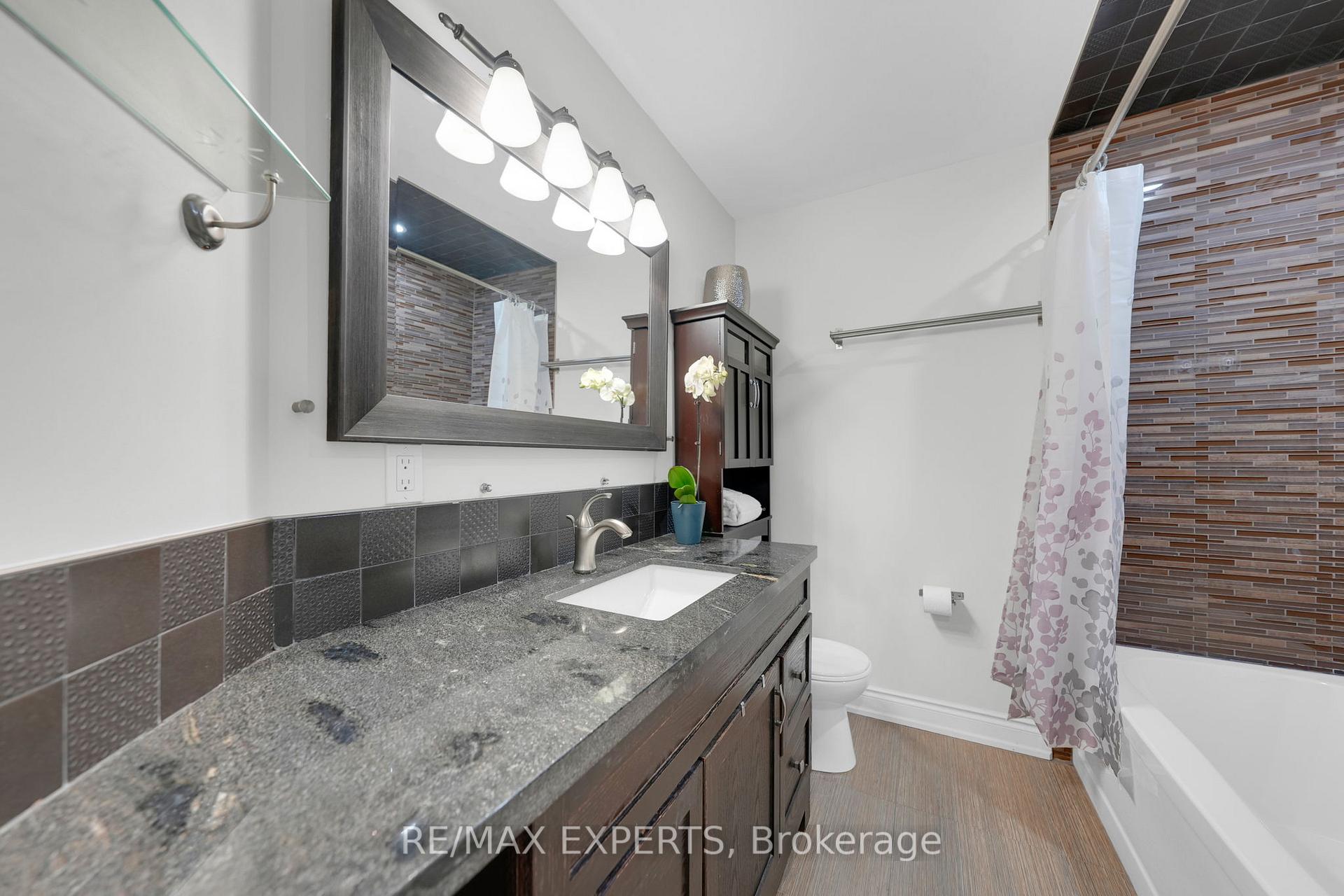 Photo 32 of 55 Manorwood Court, Caledon, Bolton North — HOMEH