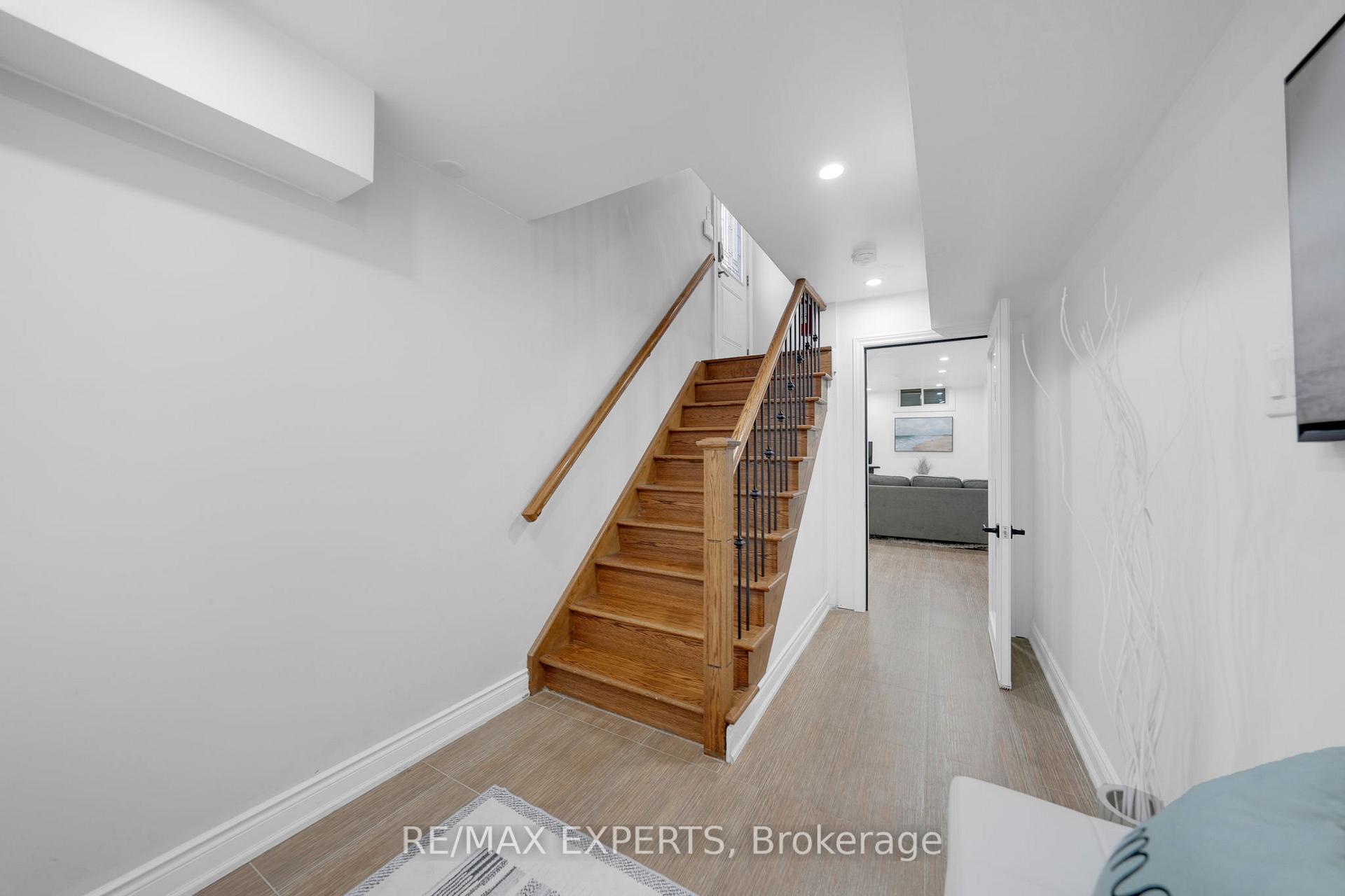 Photo 33 of 55 Manorwood Court, Caledon, Bolton North — HOMEH