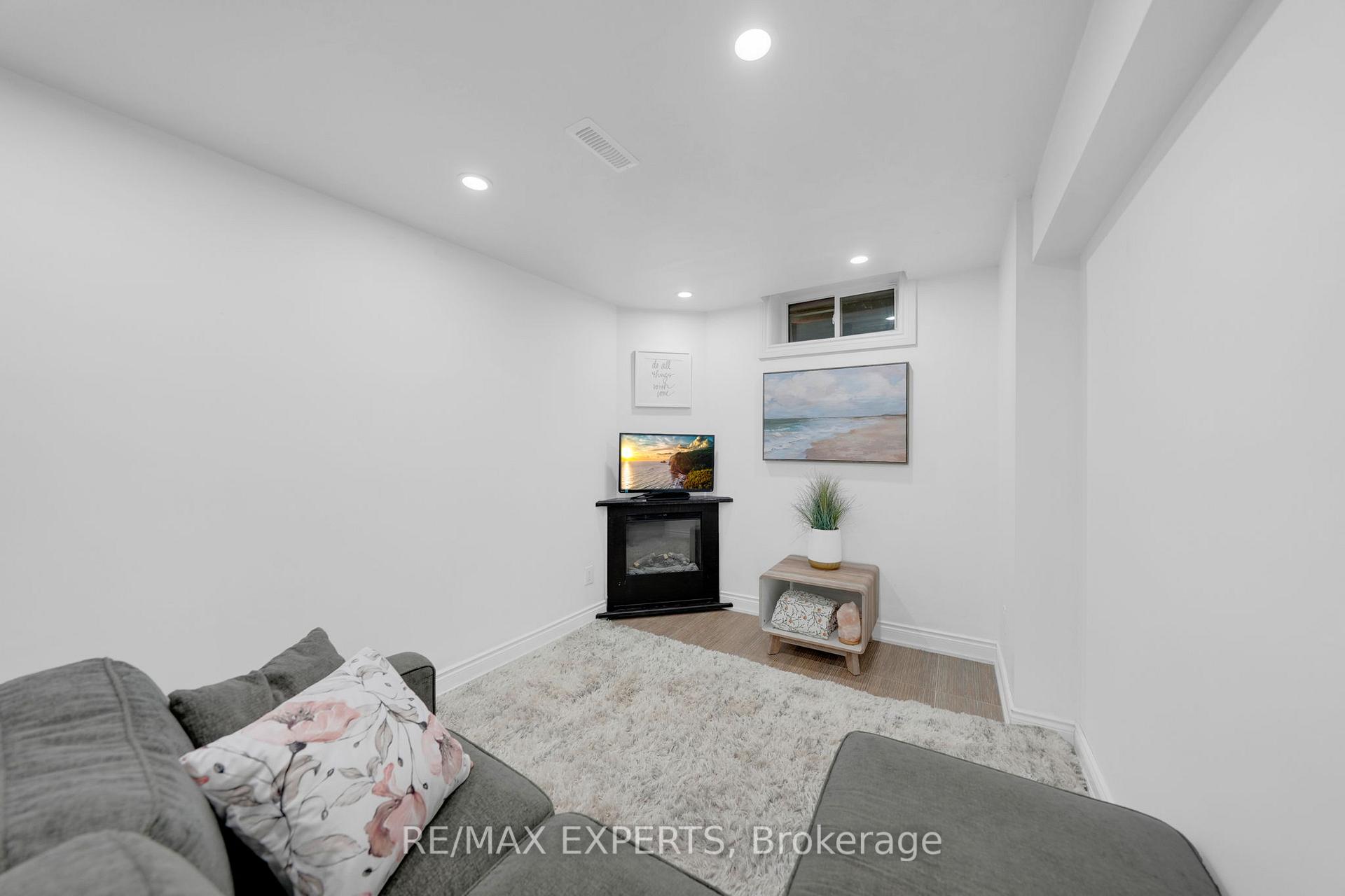 Photo 36 of 55 Manorwood Court, Caledon, Bolton North — HOMEH
