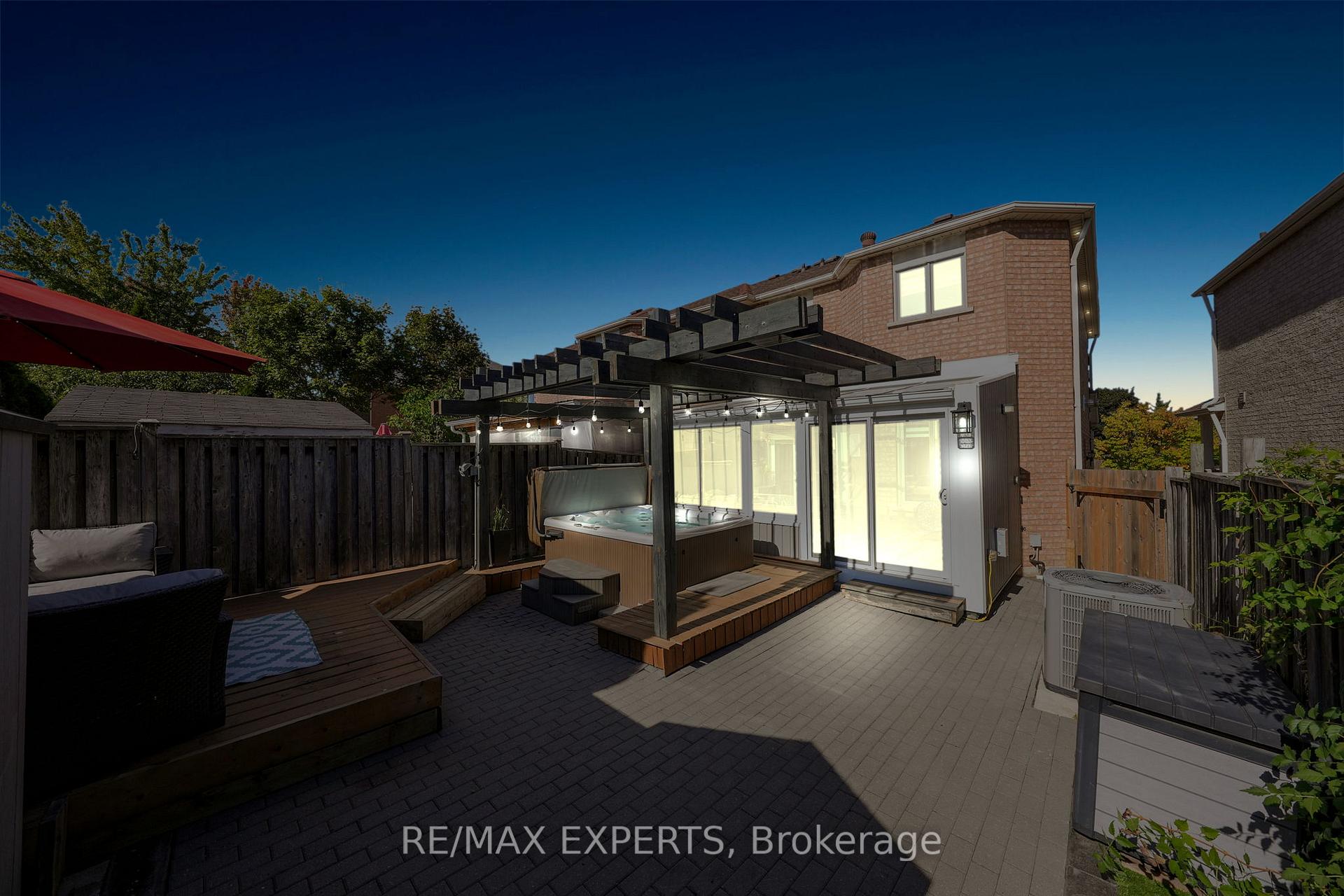 Photo 44 of 55 Manorwood Court, Caledon, Bolton North — HOMEH