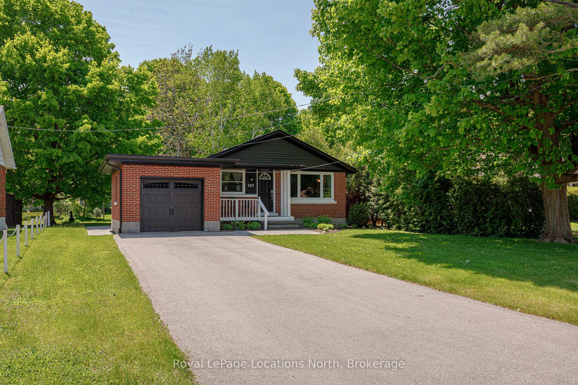 Photo 2 of 207 Mccrea Drive, Clearview, Stayner — HOMEH